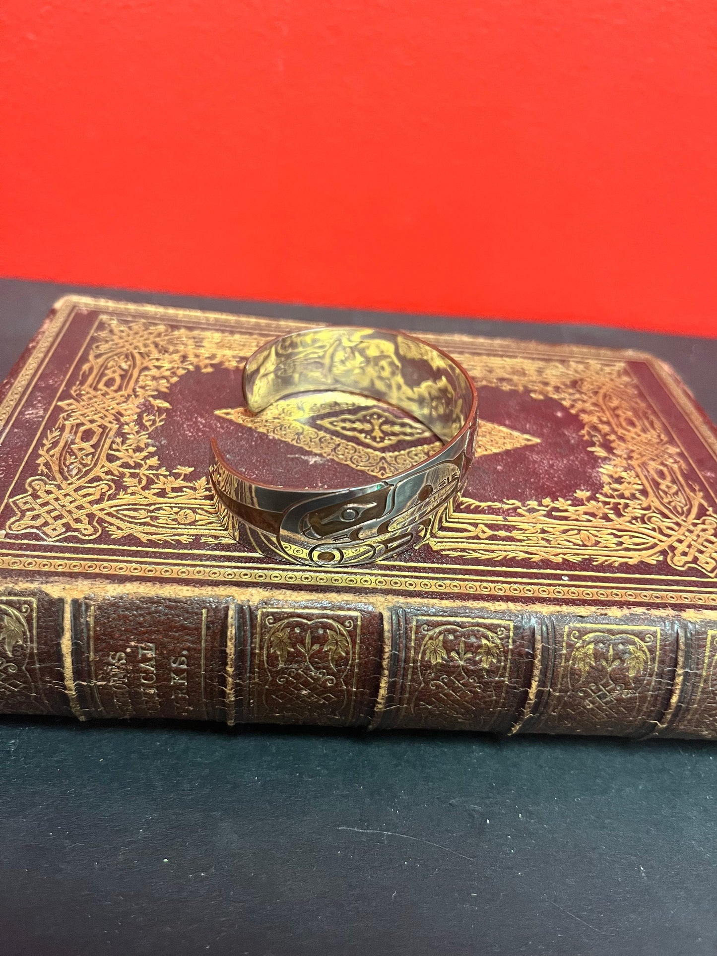 Stunning heavy 2.5 inch sold silver and copper signed indigenous northwest coast bangle cuff amazing quality and detail - wow