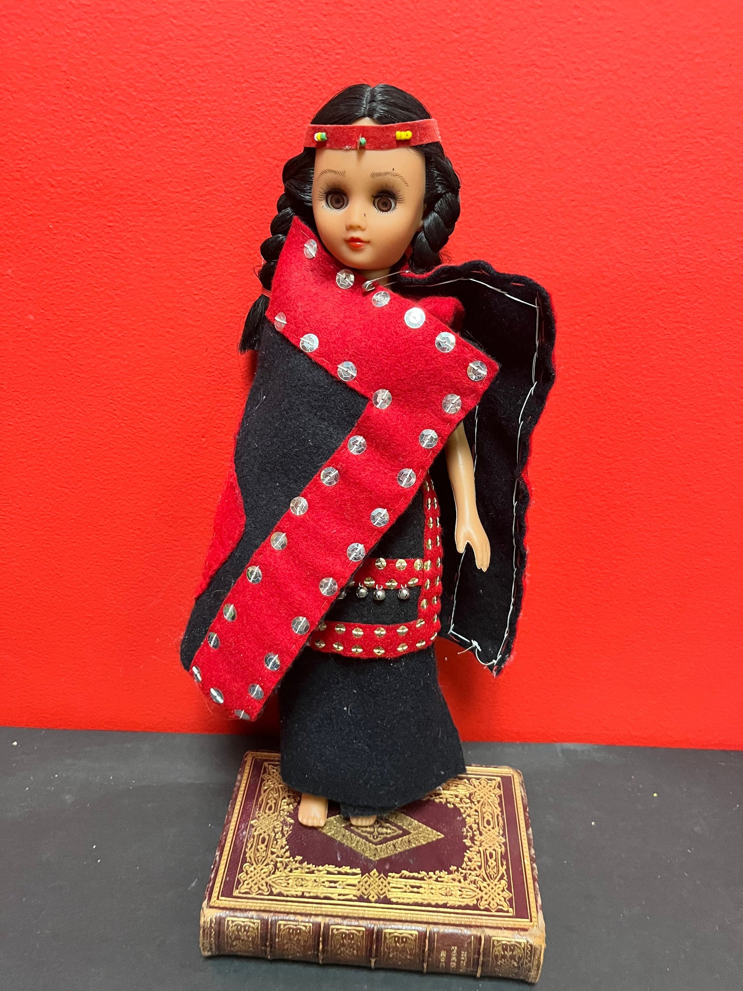 14 inch Haida fabric clothed doll Indigenous first nations historical doll. great condition, and great value