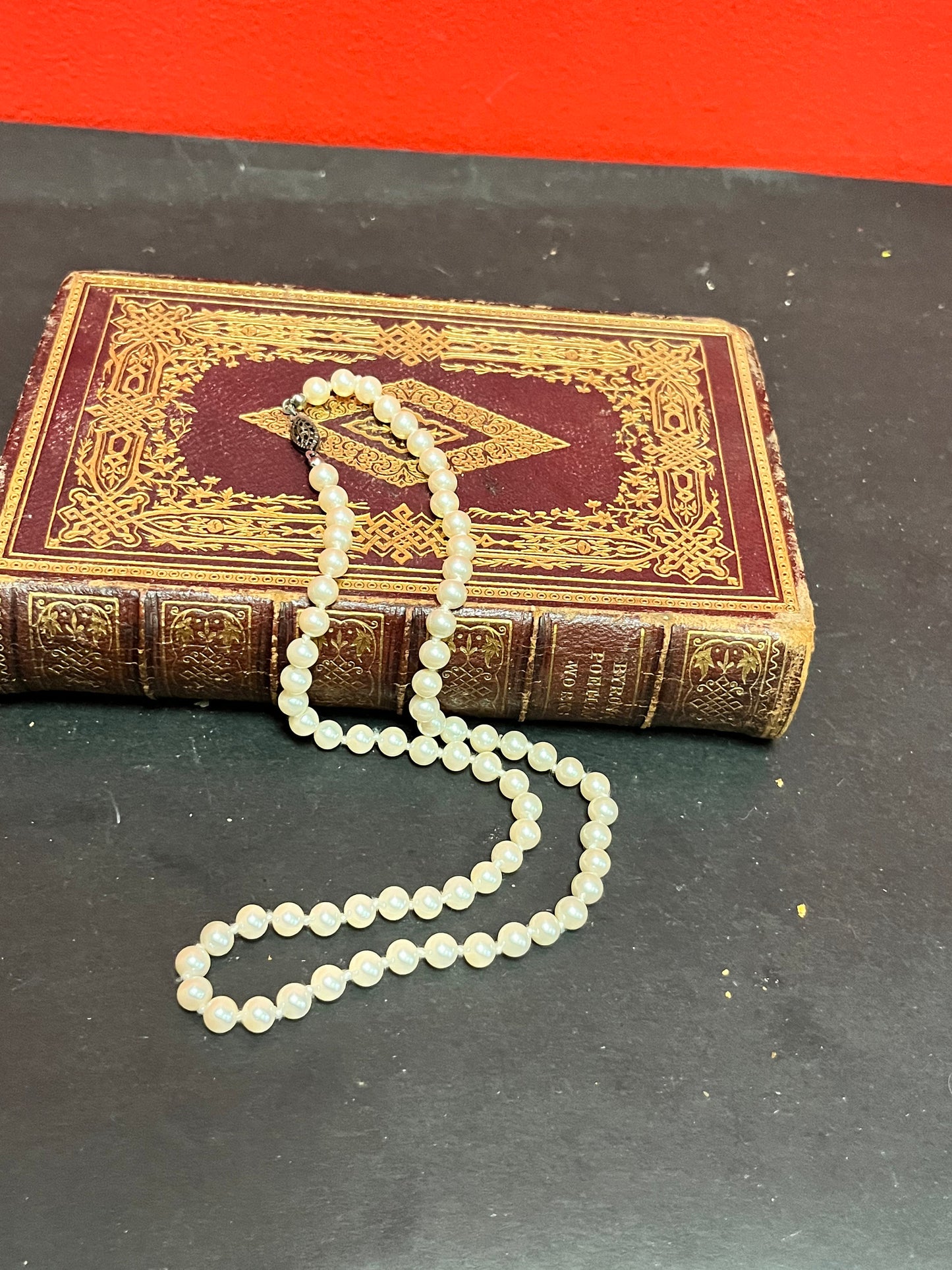 Approx 18 inch pearl necklace great value perfect gift