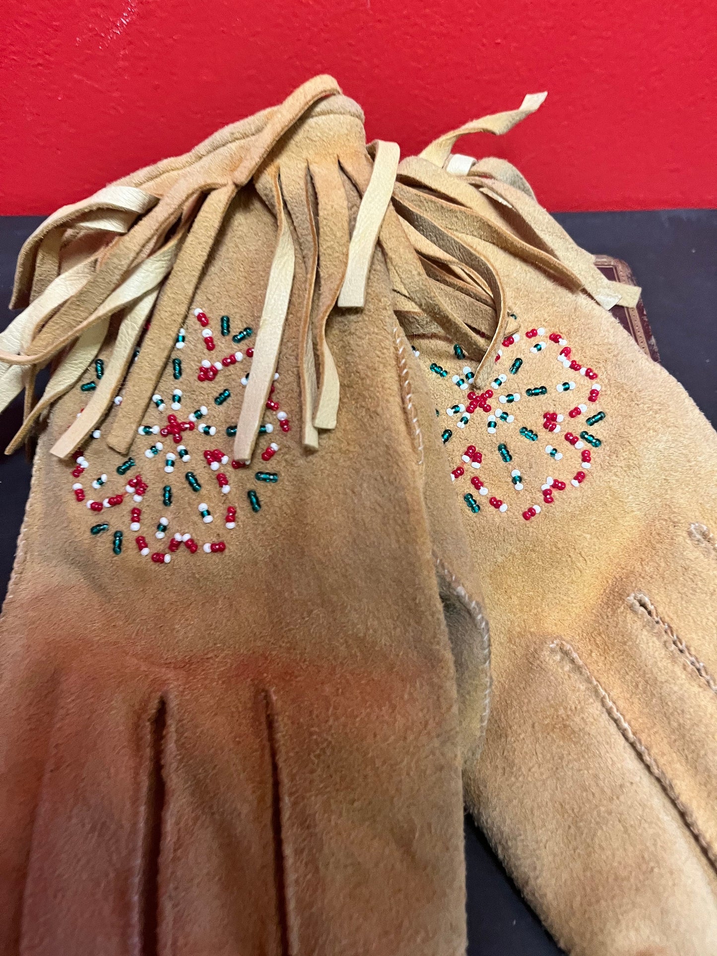 Lovely antique 10 inch leather and beaded gloves indigenous First nations pacific northwest coast . Nice condition