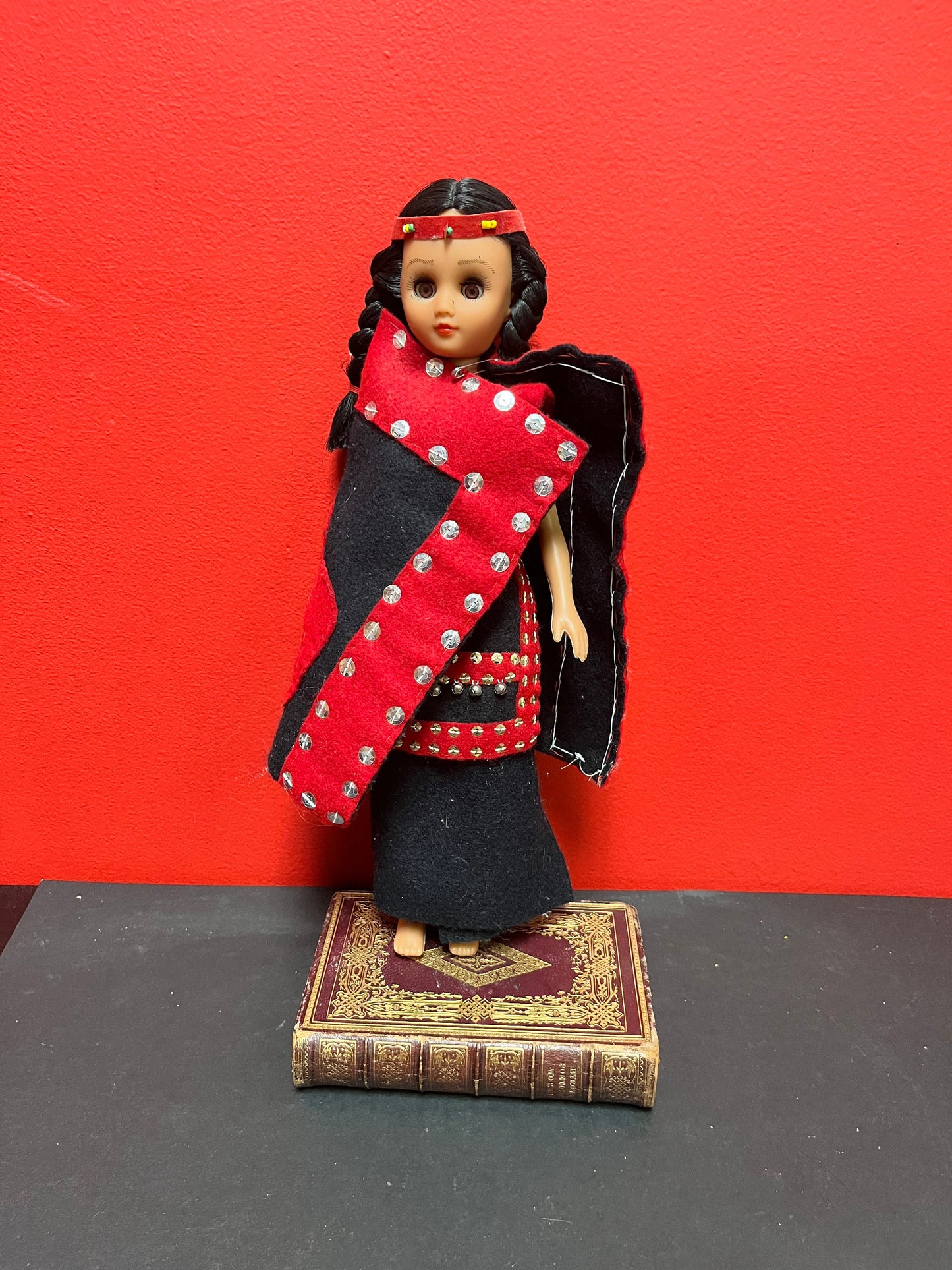 14 inch Haida fabric clothed doll Indigenous first nations historical doll. great condition, and great value