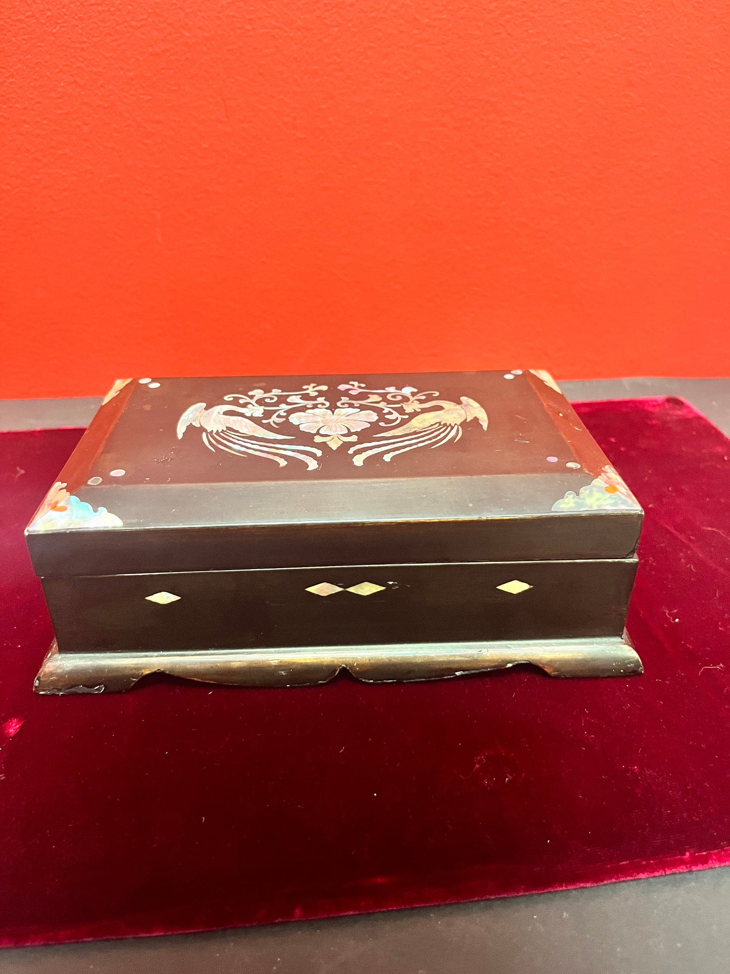 7 x 4 x 2 Asian lacquer box with mother of pearl inlay divine detailing and quality