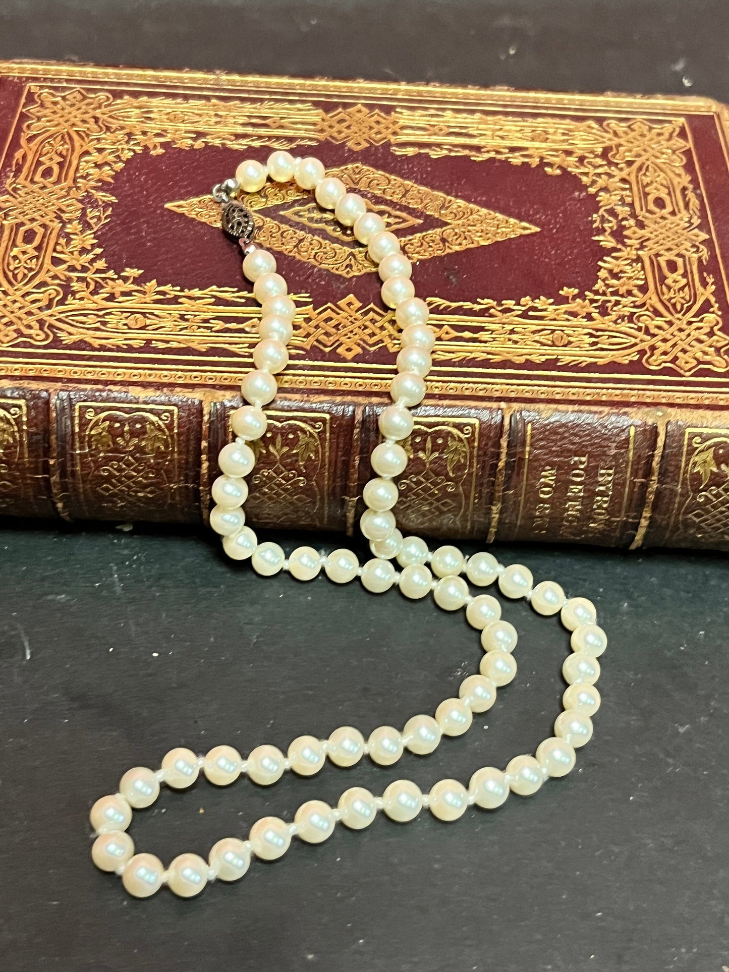 Approx 18 inch pearl necklace great value perfect gift