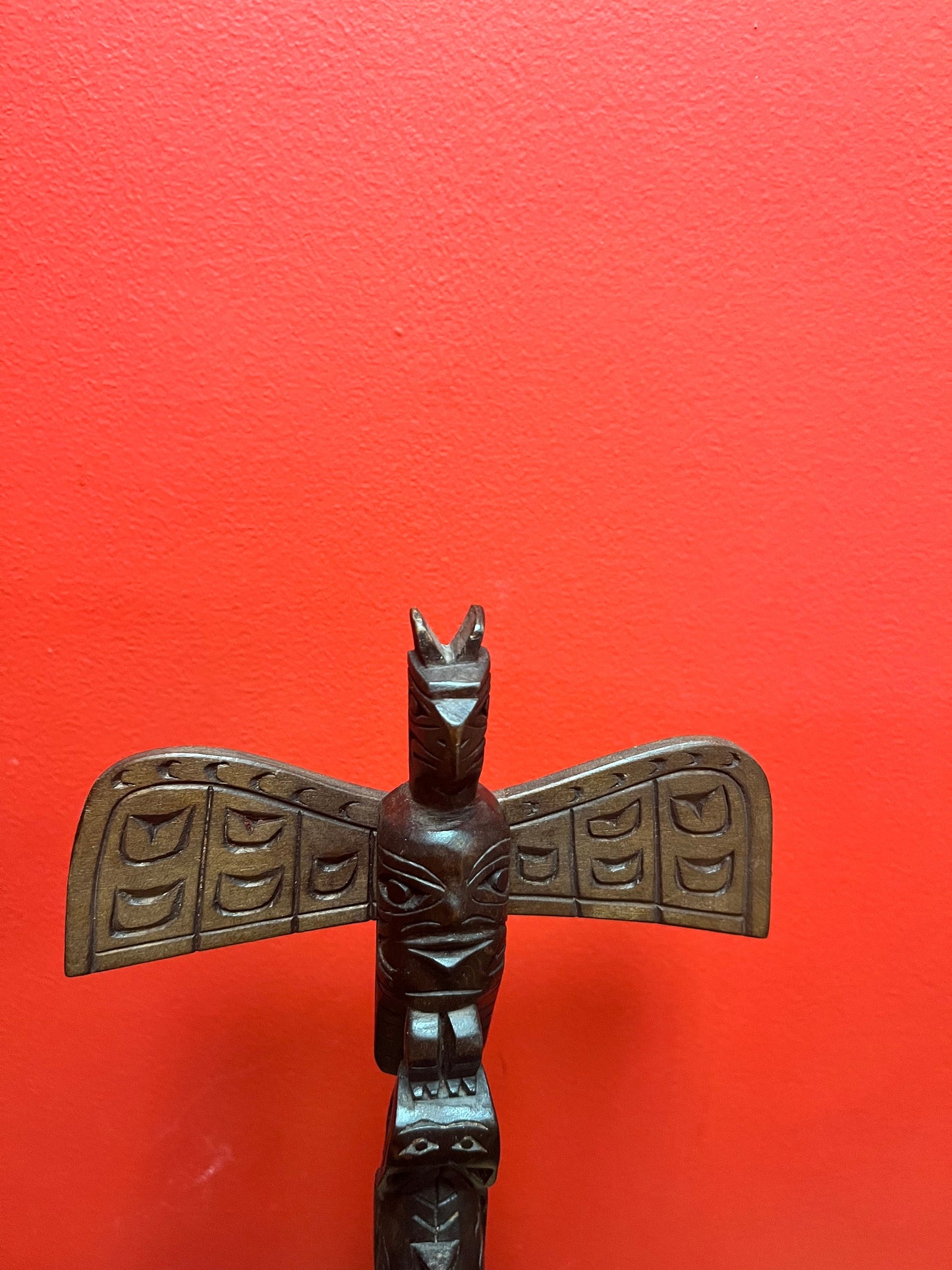 14 x 7 wide stunning Indigenous first nations Pacific Northwest carved totem pole with great detail and imagery