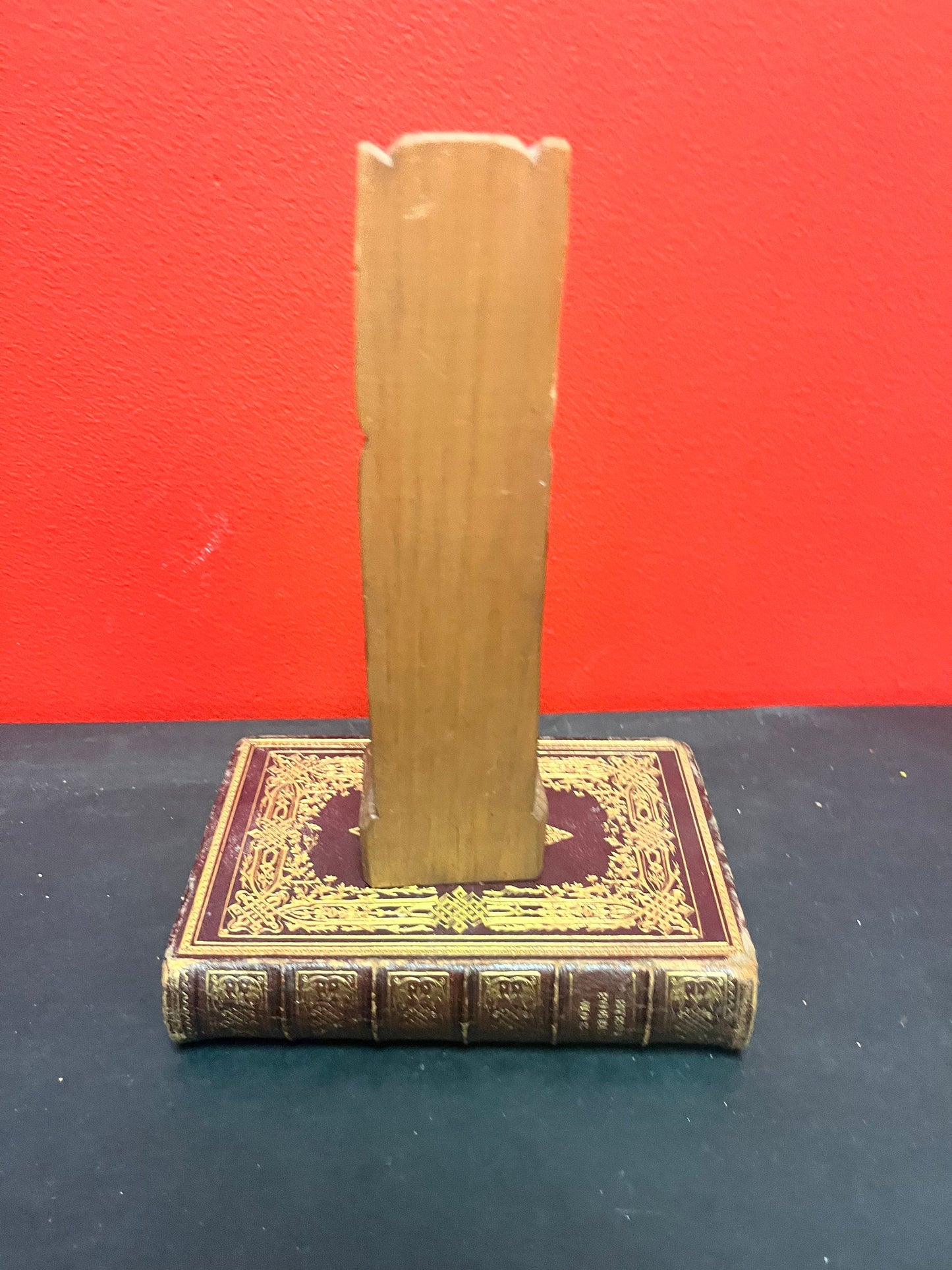 Lovely older 8 inch indigenous first nations pacific northwest coast cedar bear totem pole great detail