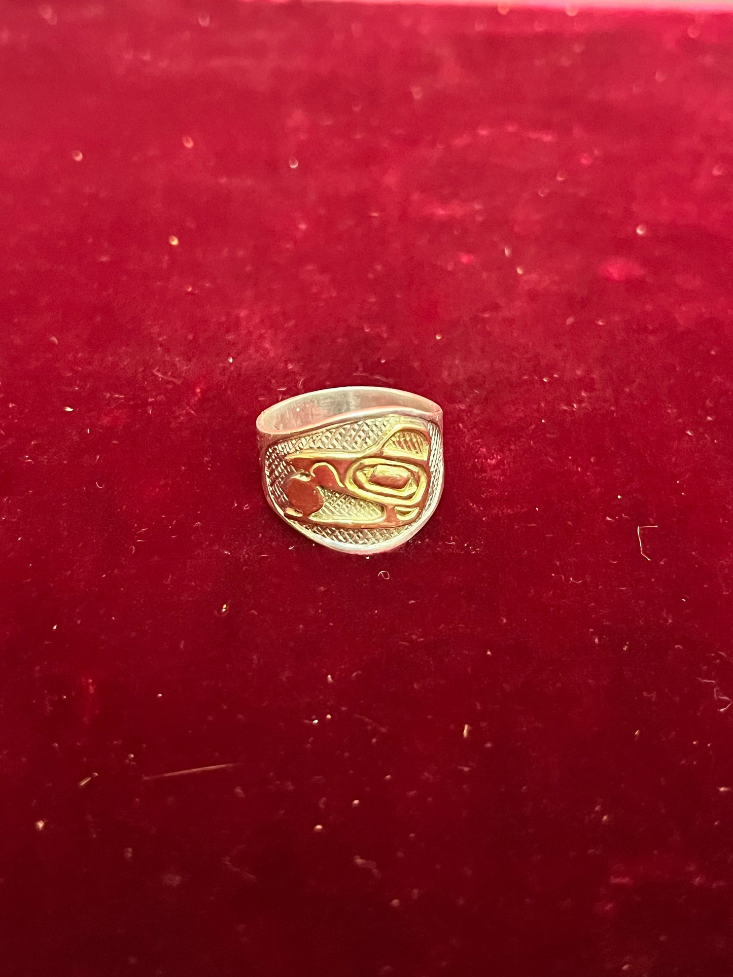 Sterling and gold size 8 Indigenous, first nations pacific northwest coast ring Robert cross fabulous piece