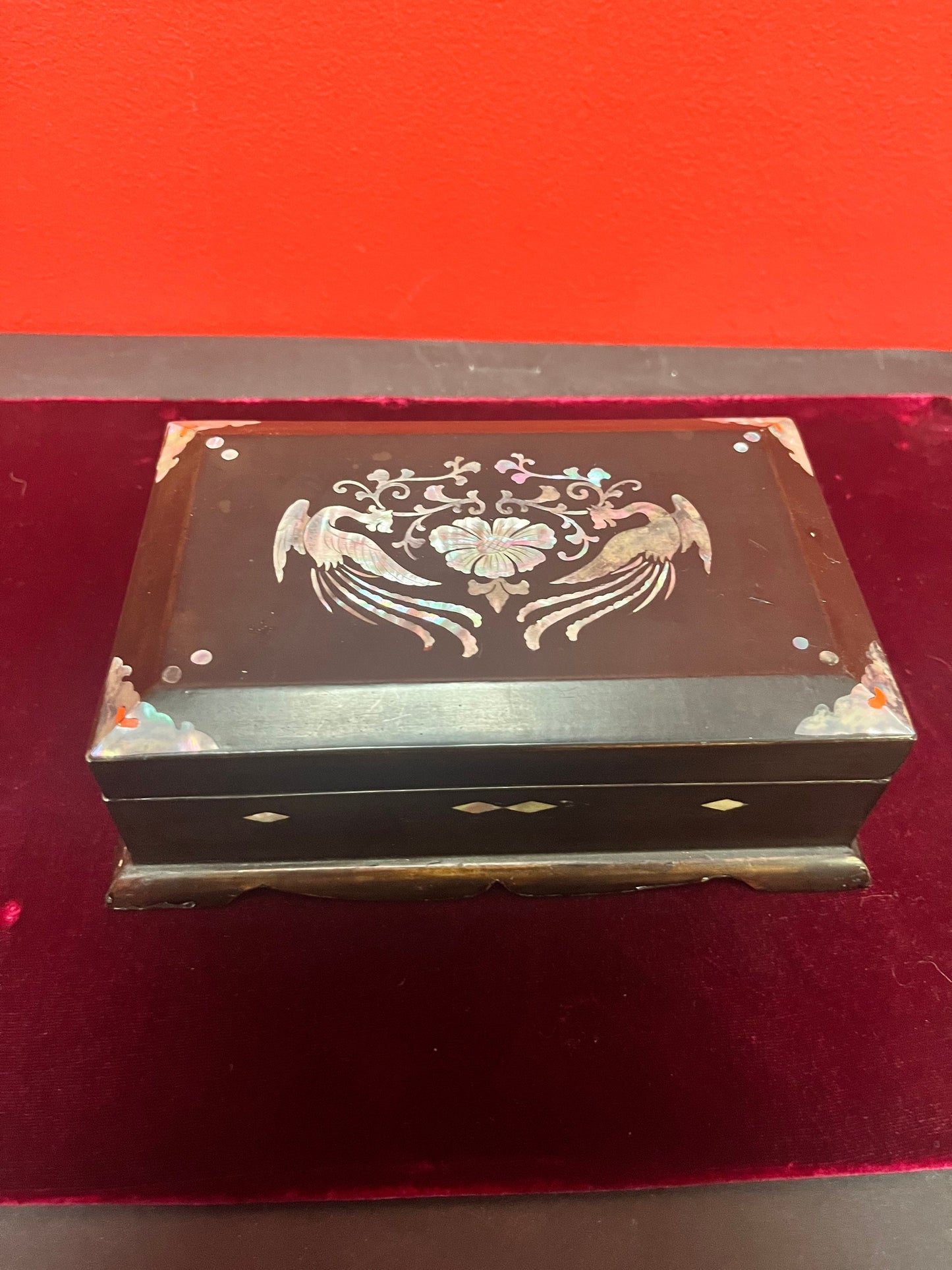 7 x 4 x 2 Asian lacquer box with mother of pearl inlay divine detailing and quality