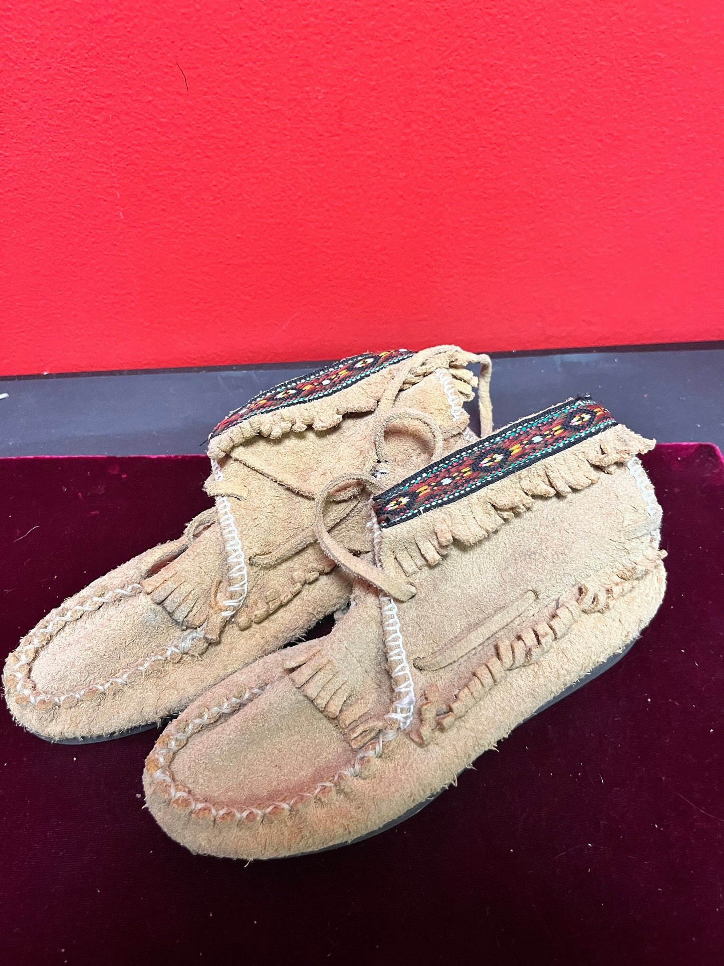 A Lovely Canadian leather and beaded 7.5 inch long indigenous moccasins Great condition