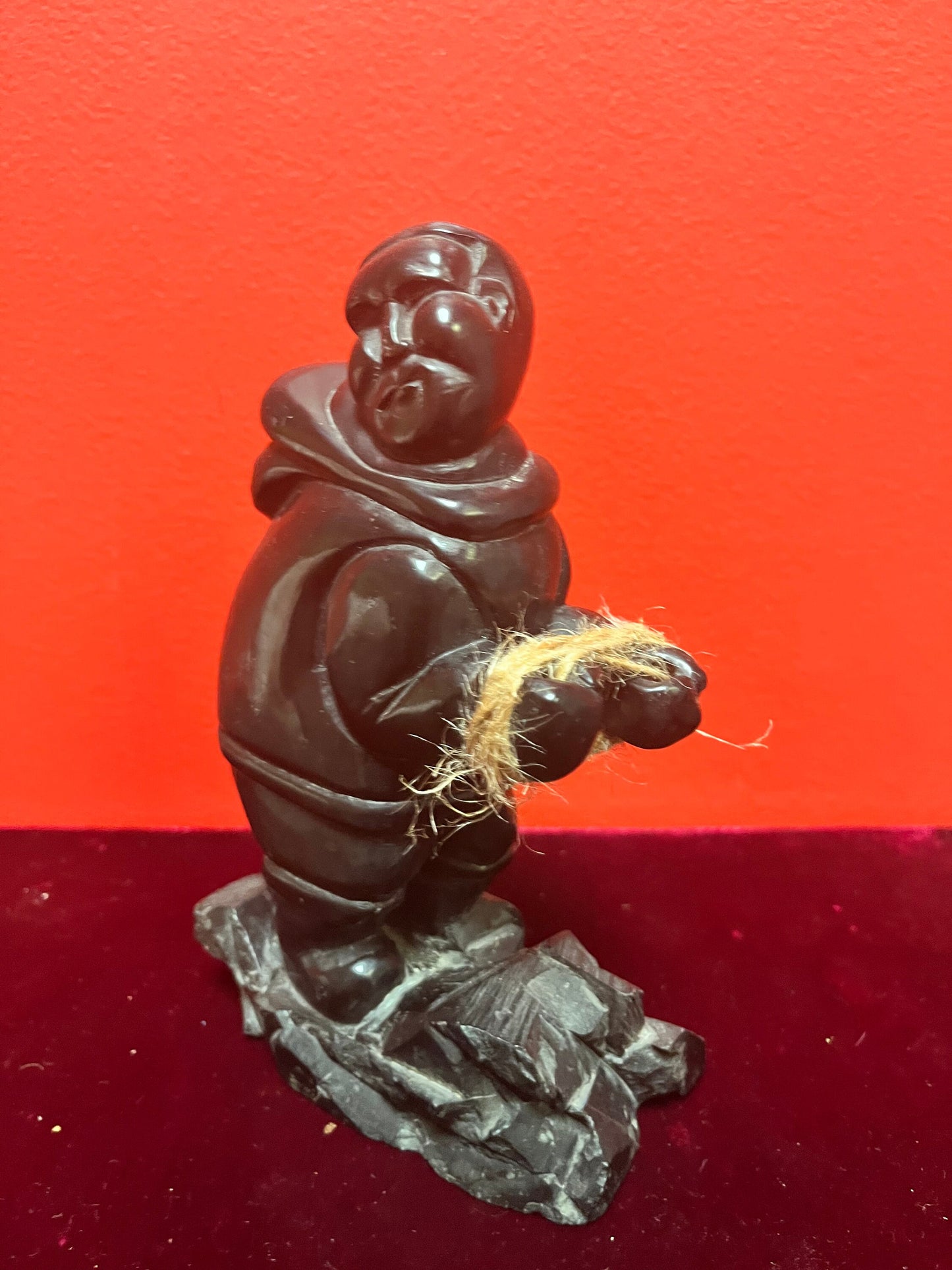 Lovely Canadian vintage 7 inch high soapstone Inuit traditional statue  great condition