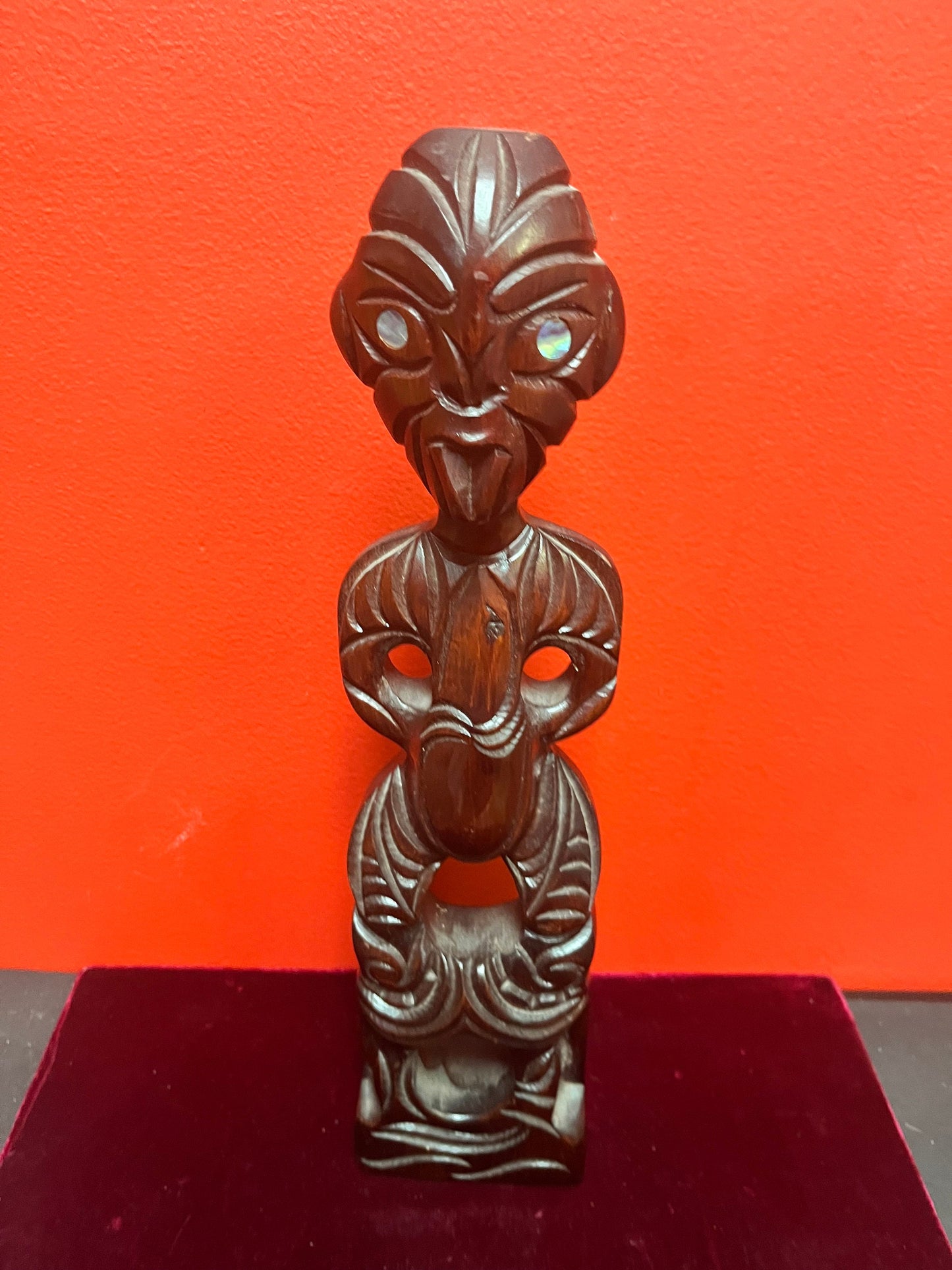 Vintage 14 inch high Māori statue with abalone eyes great condition and amazing look