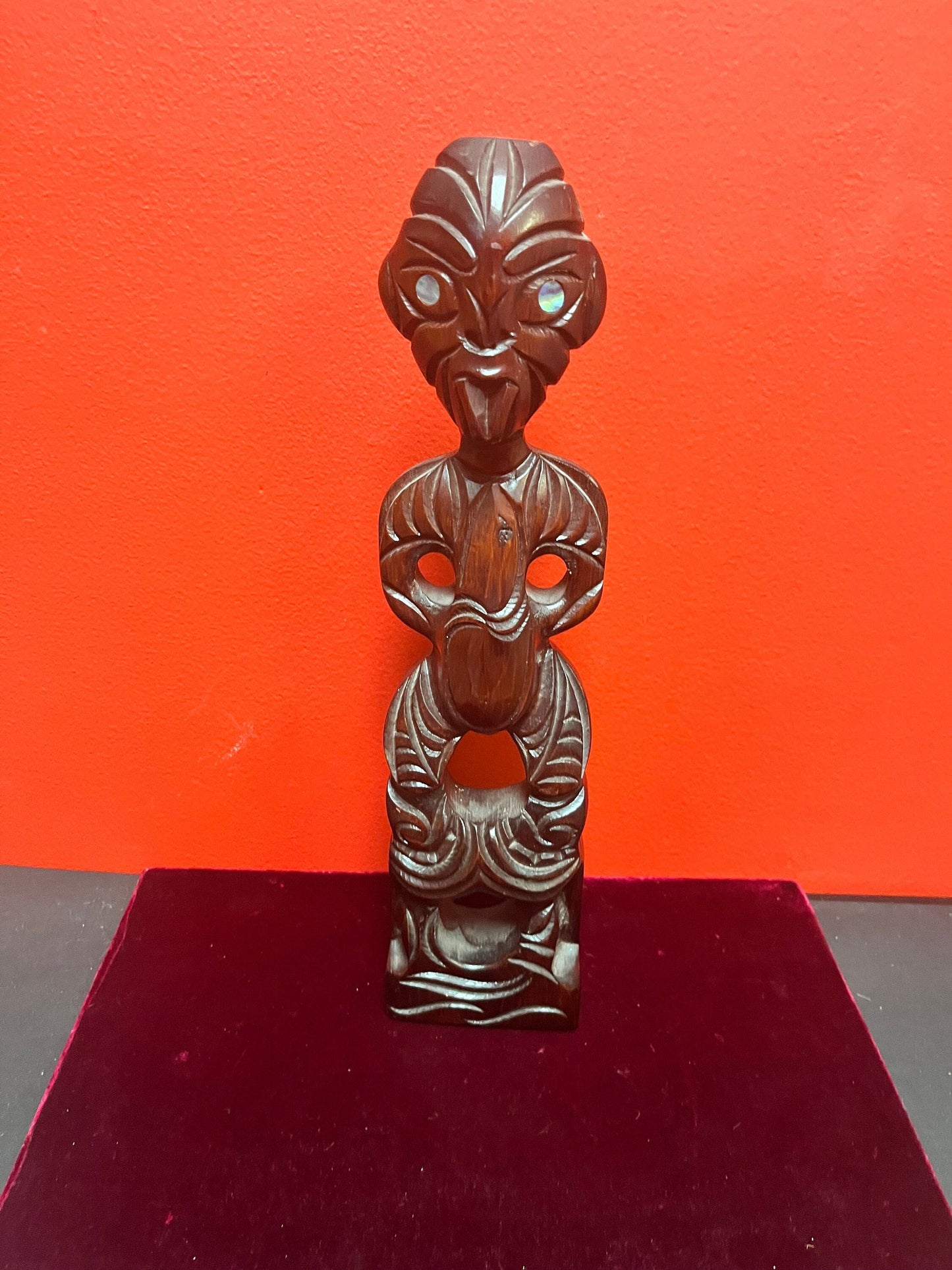Vintage 14 inch high Māori statue with abalone eyes great condition and amazing look