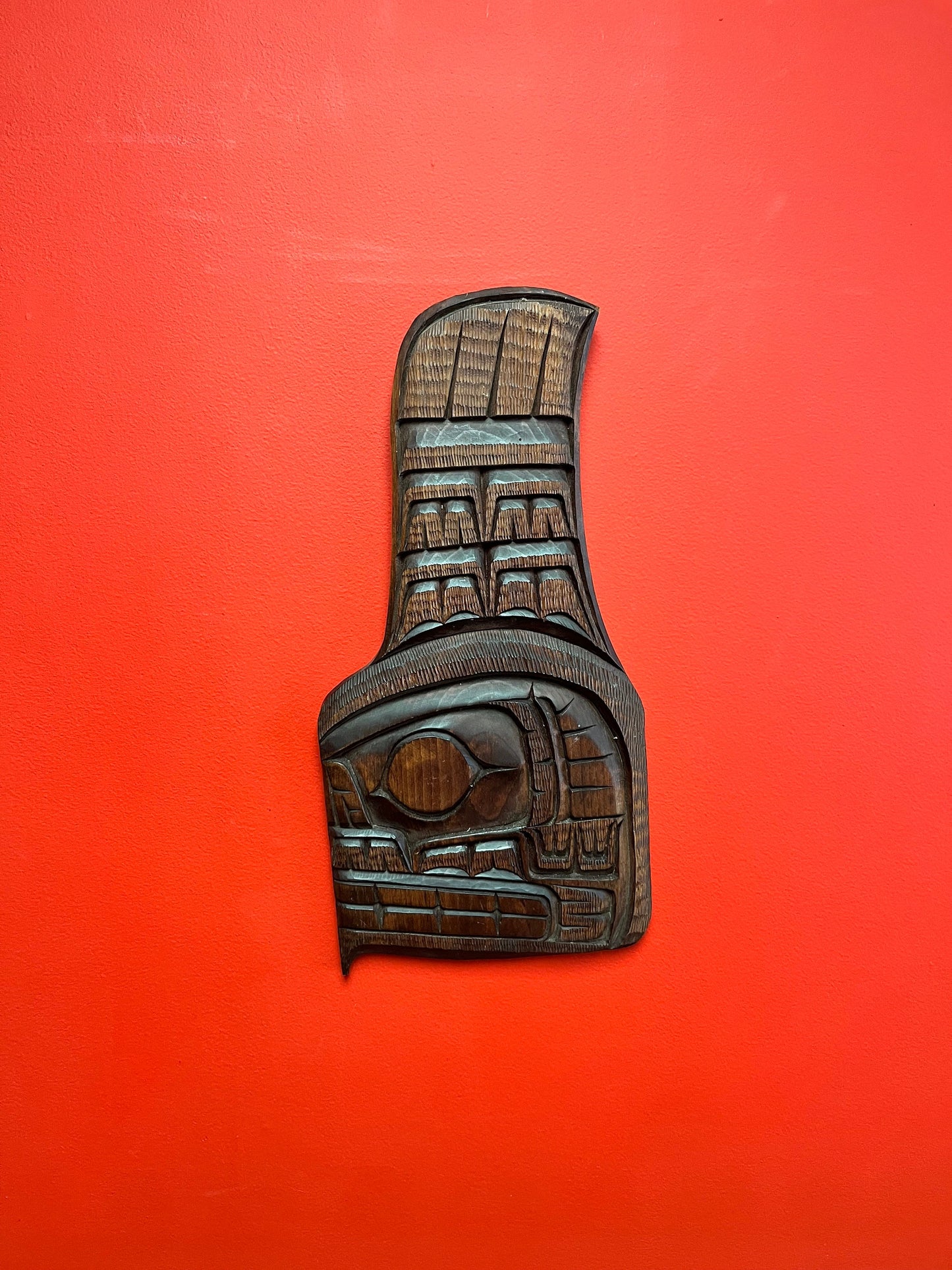 Lovely 20 x 9 x 1“ thick Indigenous First Nations pacific northwest coast salmon plaque  ready to hang  wow