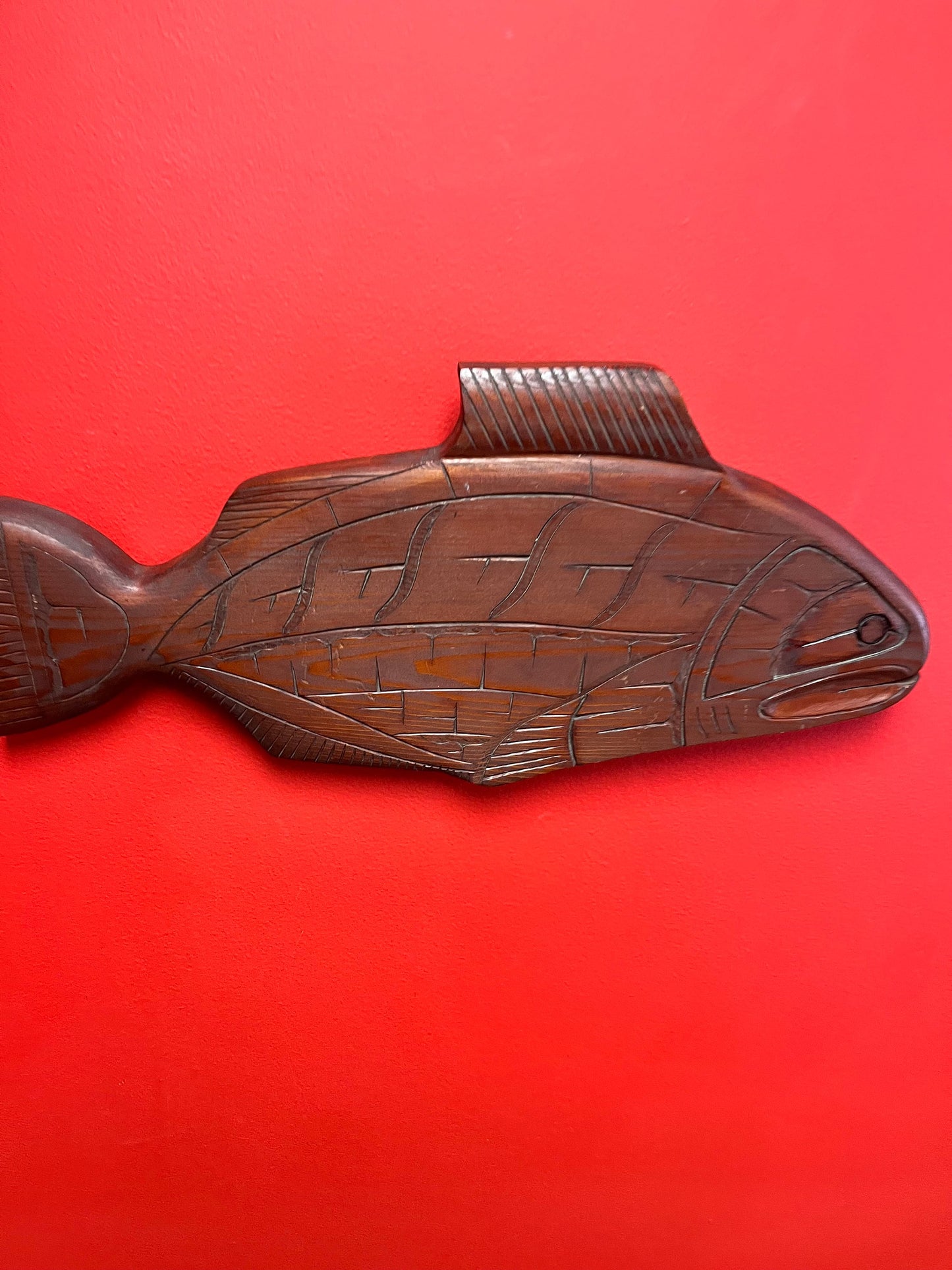Lovely 20 x 9 x 1“ thick Indigenous First Nations pacific northwest coast salmon plaque  ready to hang  wow