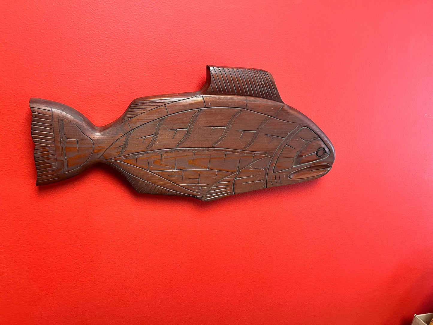 Lovely 20 x 9 x 1“ thick Indigenous First Nations pacific northwest coast salmon plaque  ready to hang  wow