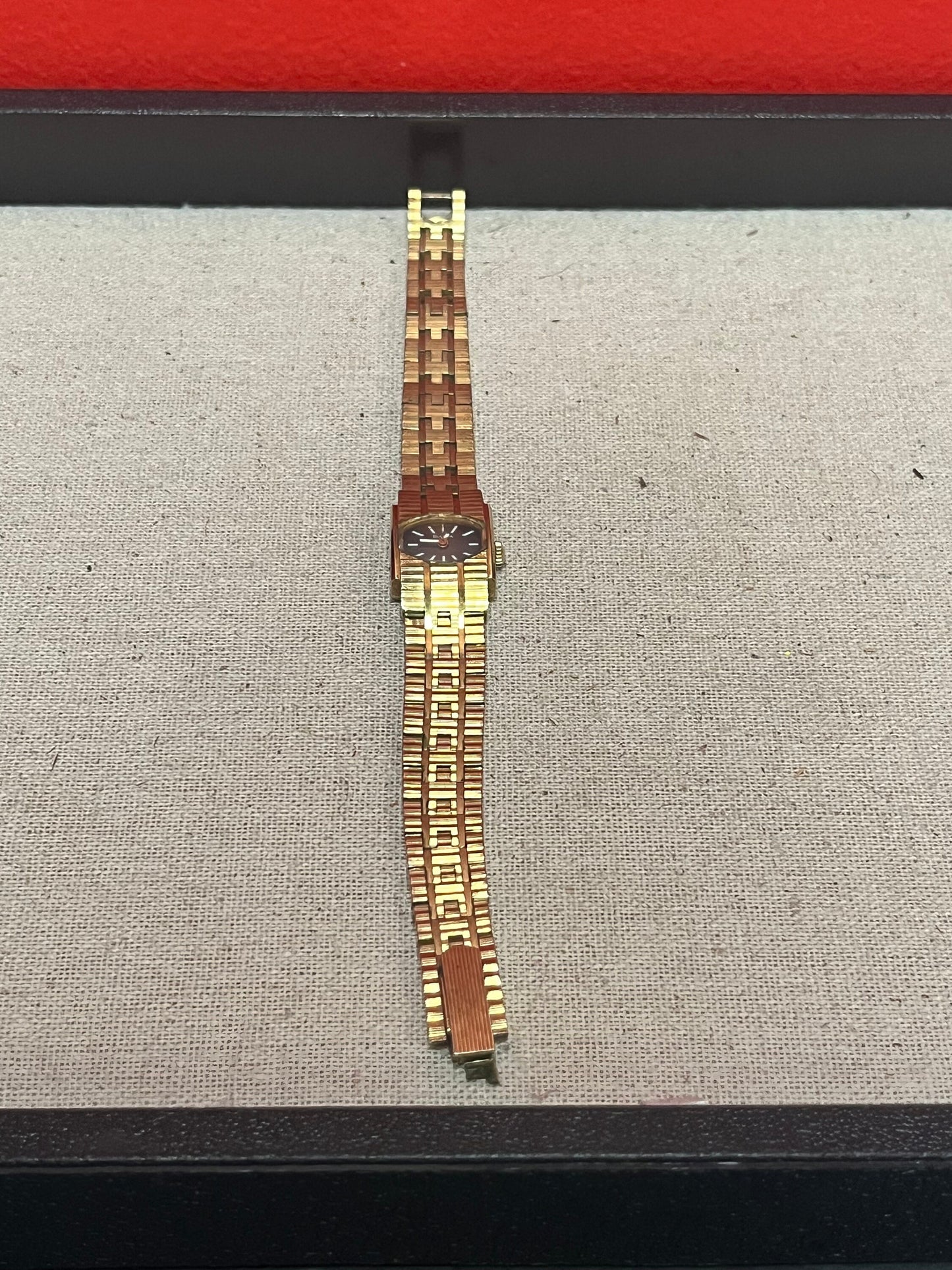 7 inch bulova  ladies watch  as is