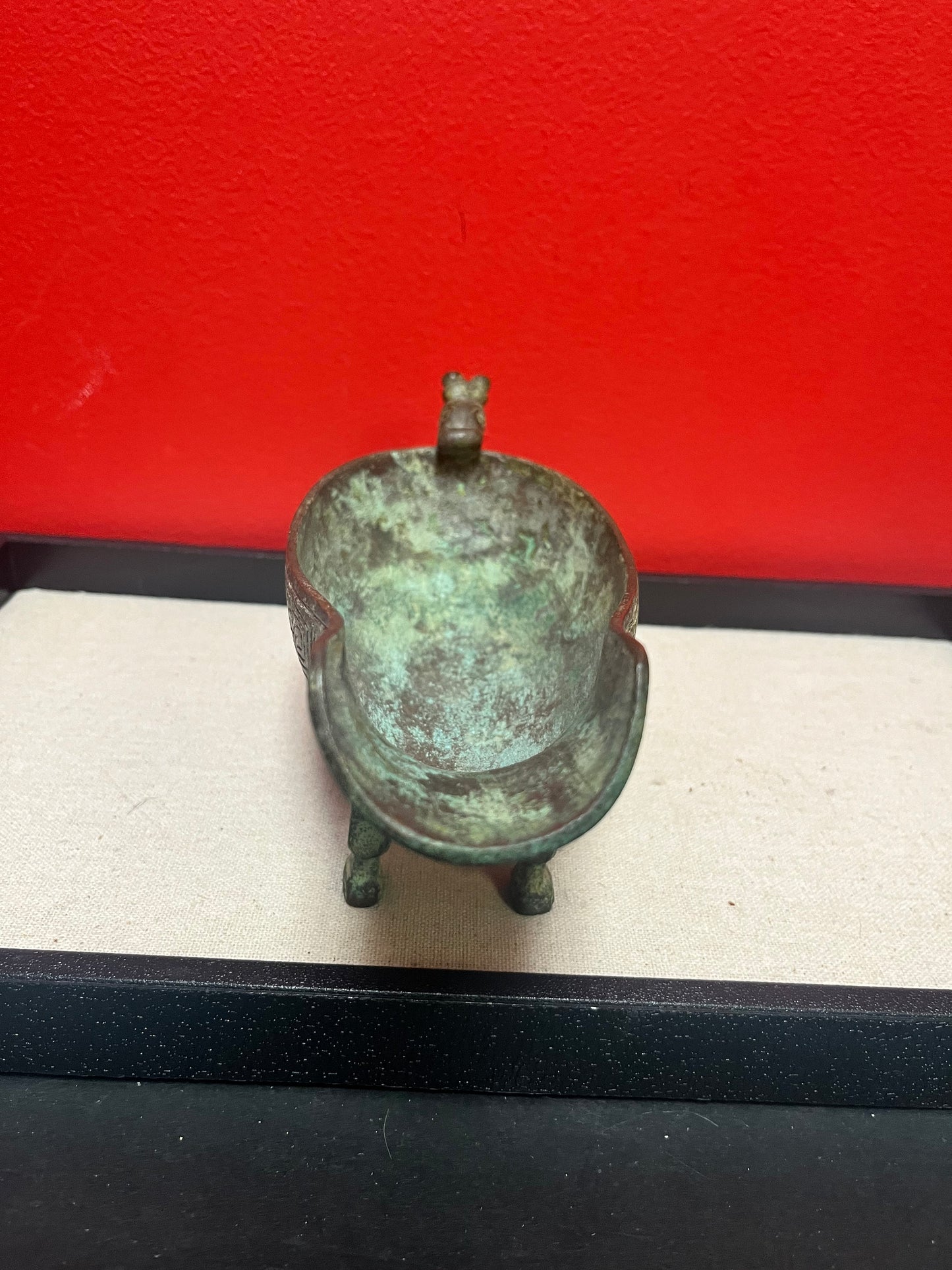 A Museum quality 8 1/2 x 3 1/2 x 3 high stunning heavy Chinese bronze drinking vessel Shang dynasty style - amazing patina