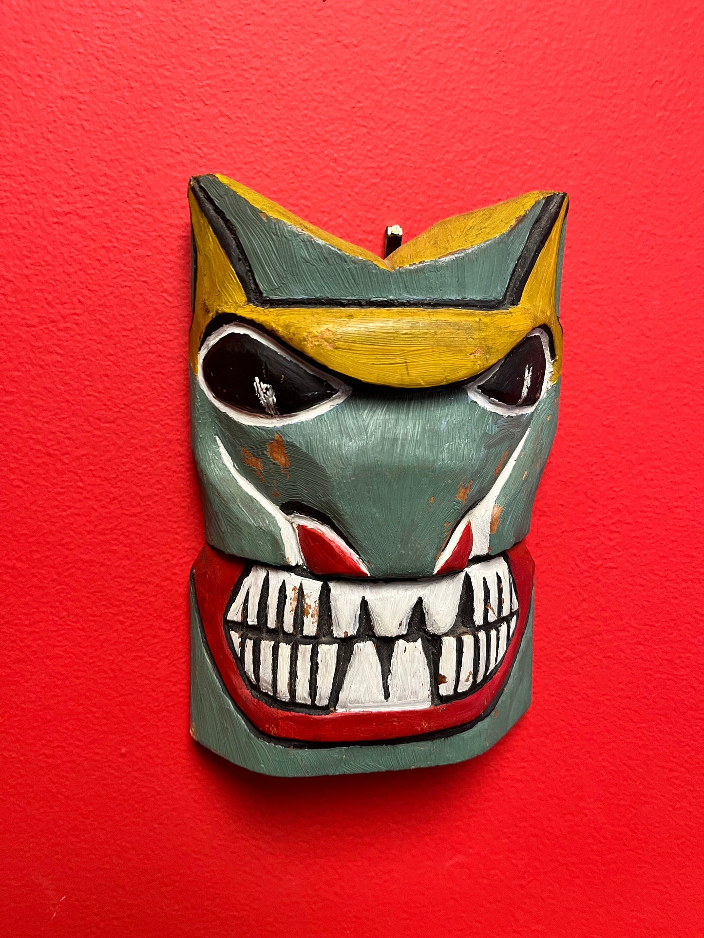 Stunning primitive indigenous first nations pacific northwest coast 7 x 5  painted polychrome mask  signed on bottom