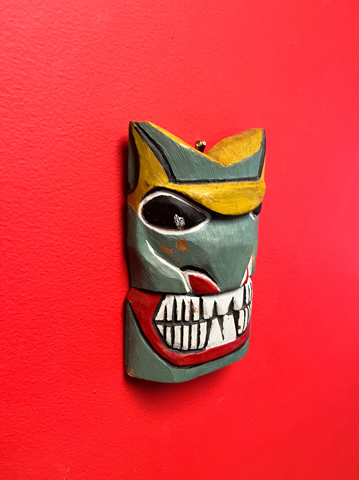 Stunning primitive indigenous first nations pacific northwest coast 7 x 5  painted polychrome mask  signed on bottom