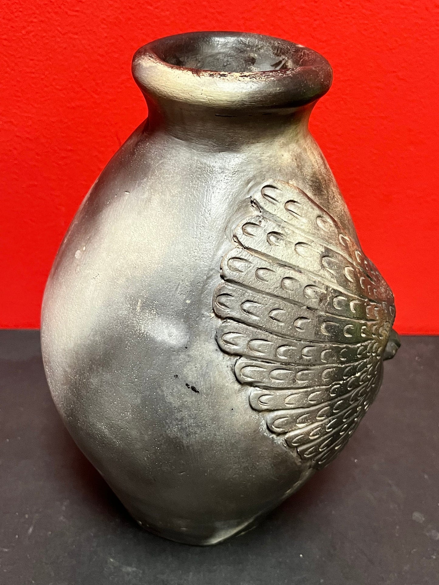 A  Fantastic YVO  SAMGUSHAK Inuit raku pottery and 10 inch vase wonderful rare piece  Indigenous Inuit art  ranken inlet  wow
