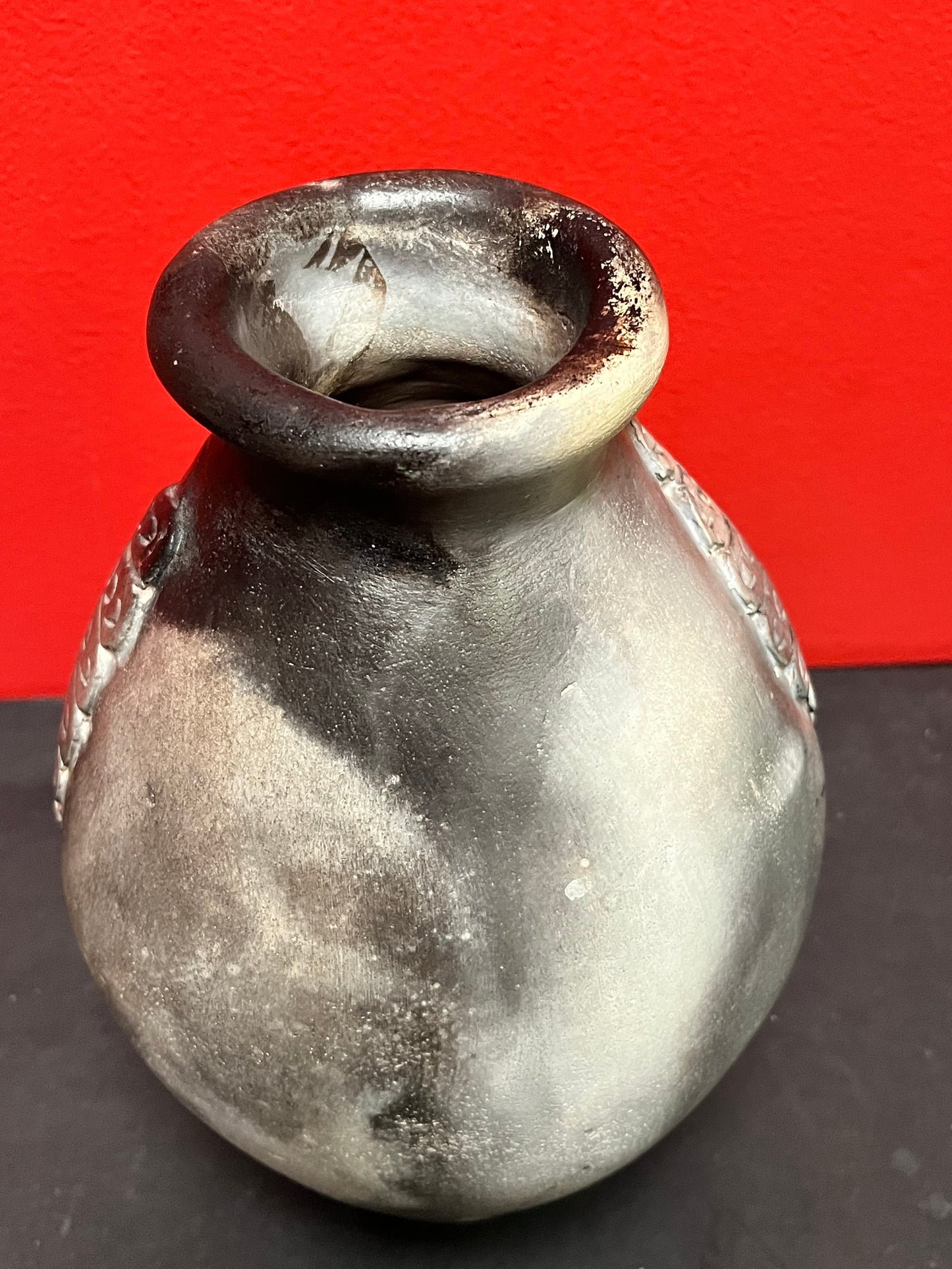 A  Fantastic YVO  SAMGUSHAK Inuit raku pottery and 10 inch vase wonderful rare piece  Indigenous Inuit art  ranken inlet  wow