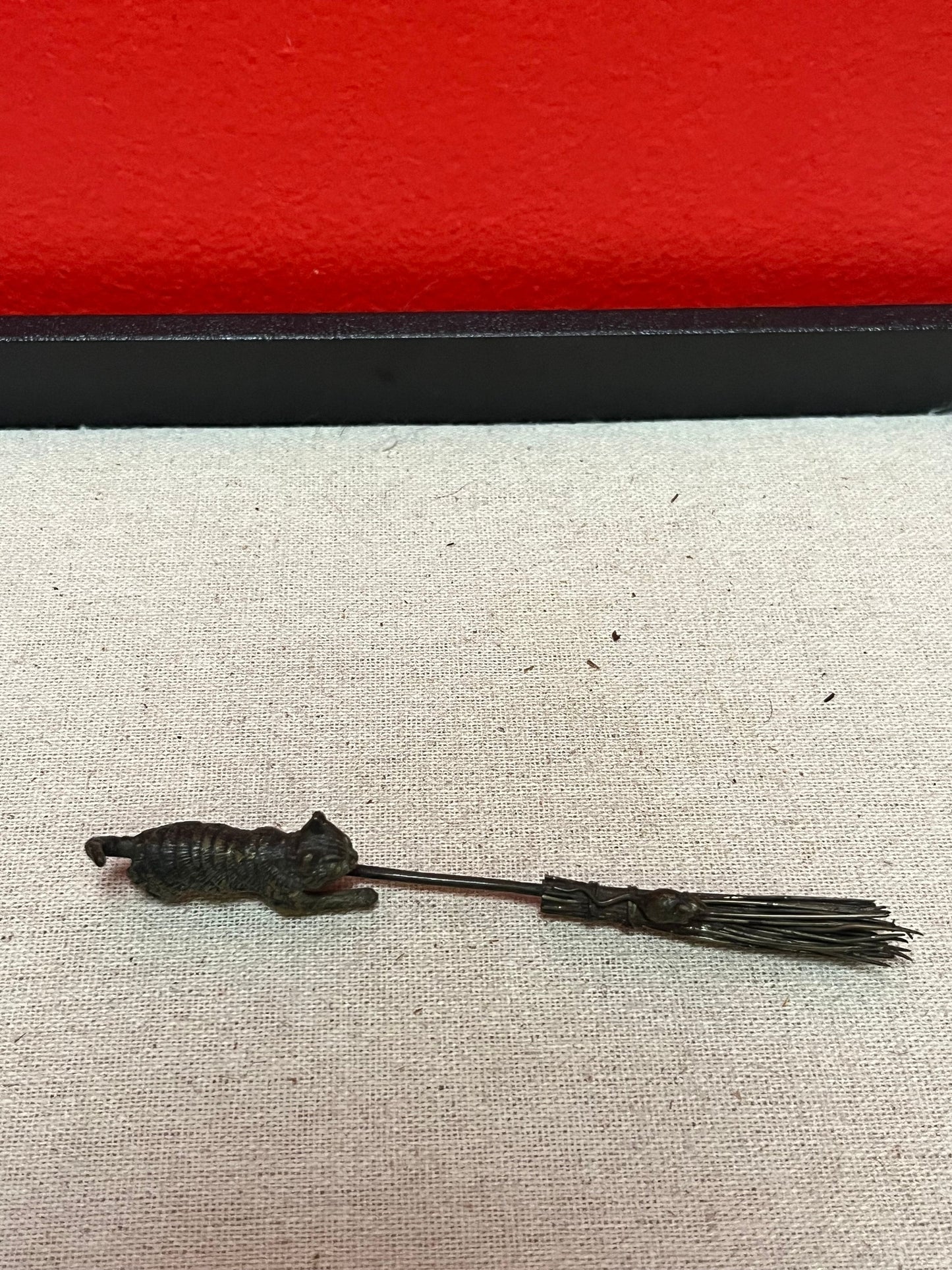 Stunning 4.5 inch Franz Bergman cold  painted bronze cat and mouse on broomstick in good condition  wow - rare