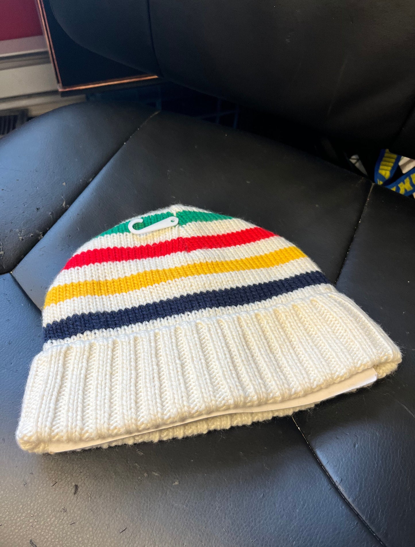 Amazing Hudson Bay Company HBC toque hat brand new iconic Canadian great gift one size fits all