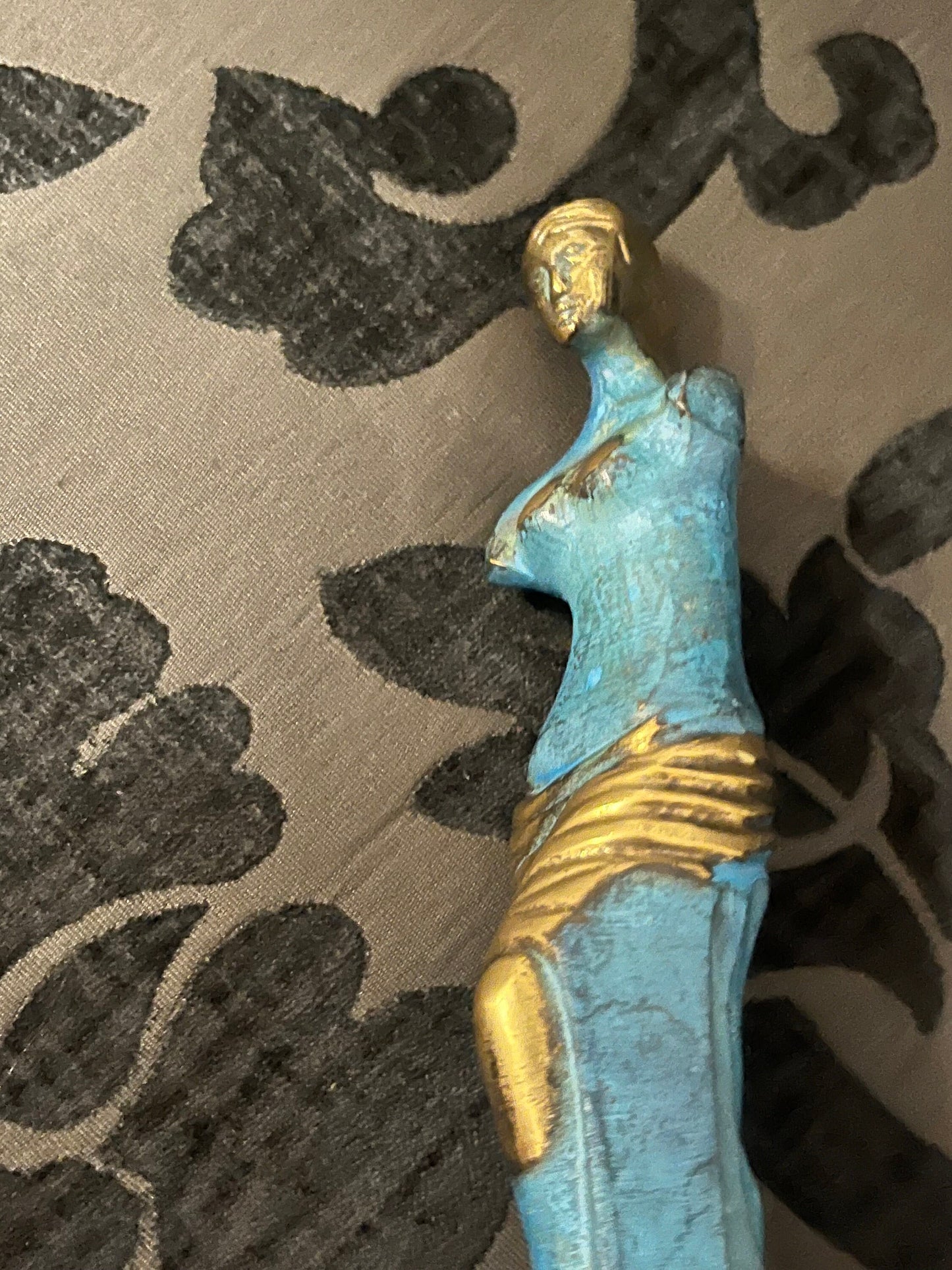 Lovely 7 inch tall bronze Greek Venus statue