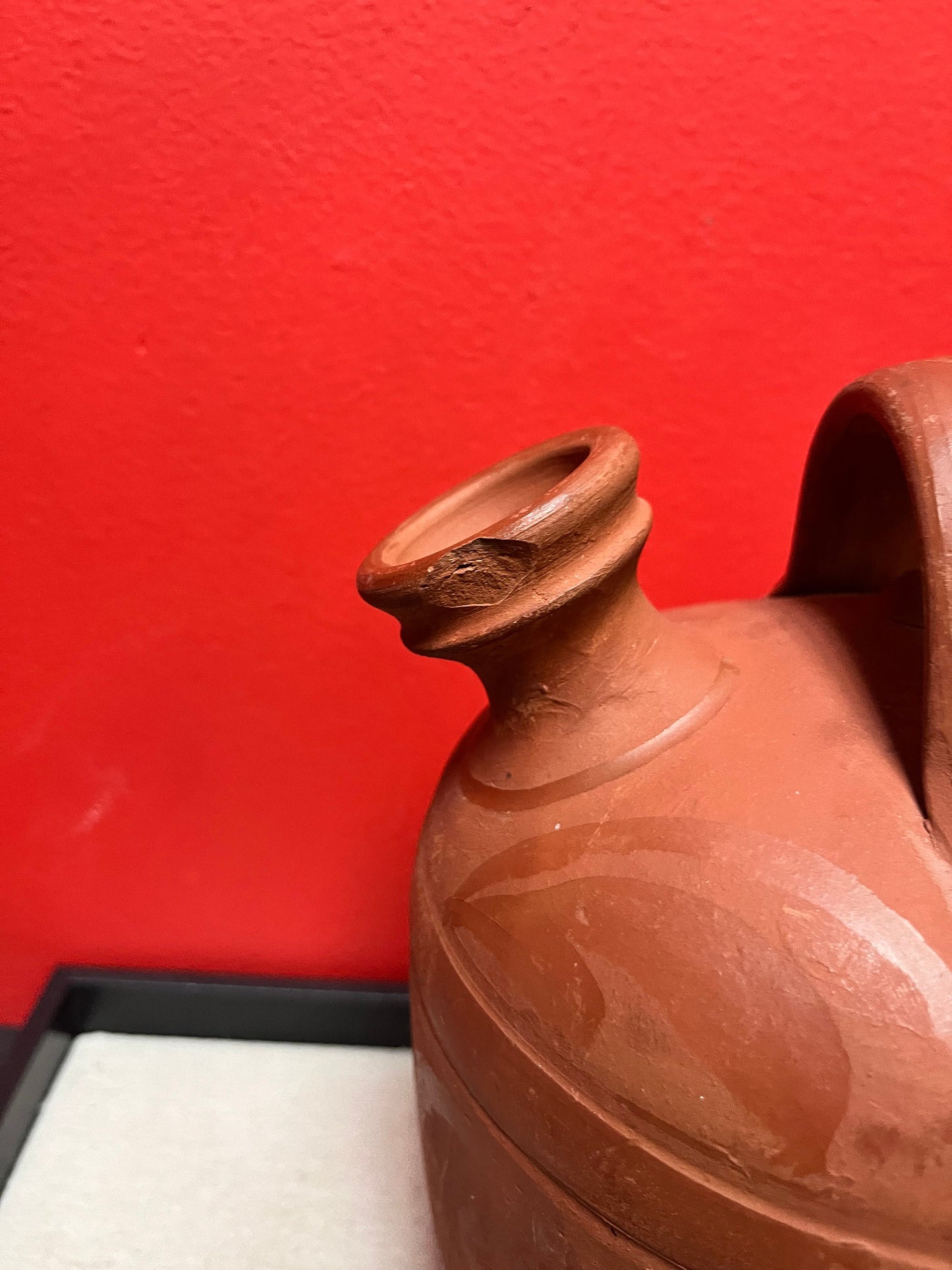 Beautiful 10 inch antique Colombian clay water vessel one chip great detail fabulous value