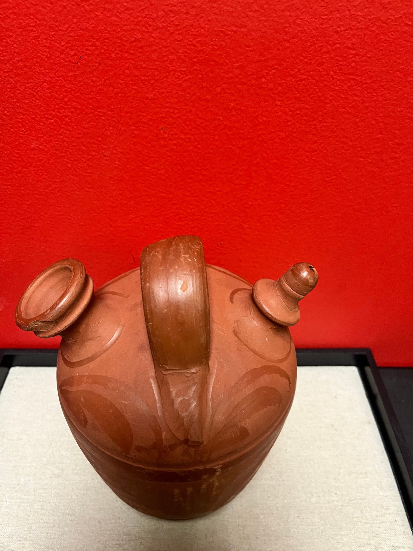 Beautiful 10 inch antique Colombian clay water vessel one chip great detail fabulous value