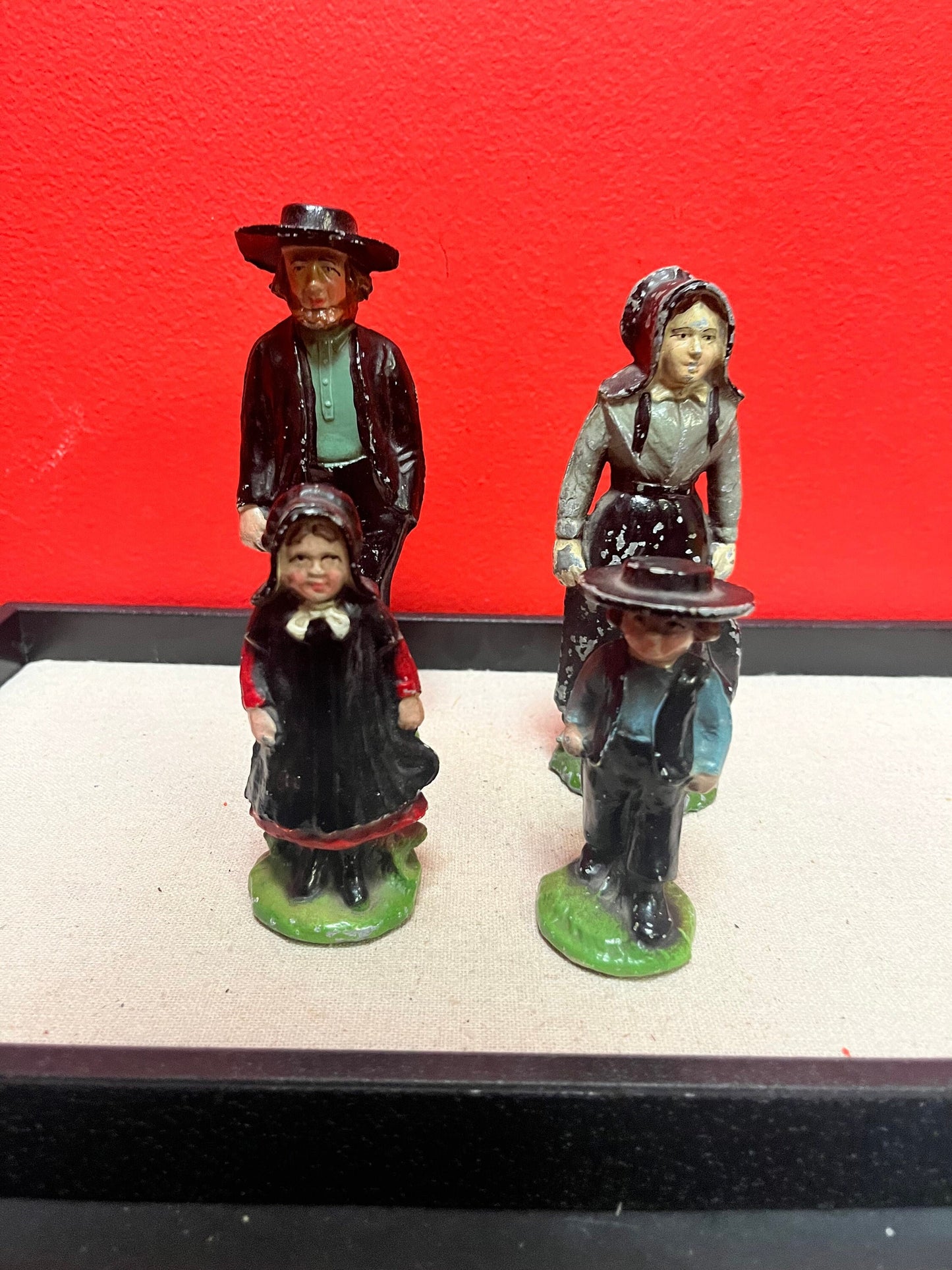 Fantastic American antique painted cast-iron Amish family not perfect condition great American history sold as a set - 3 to 5 each