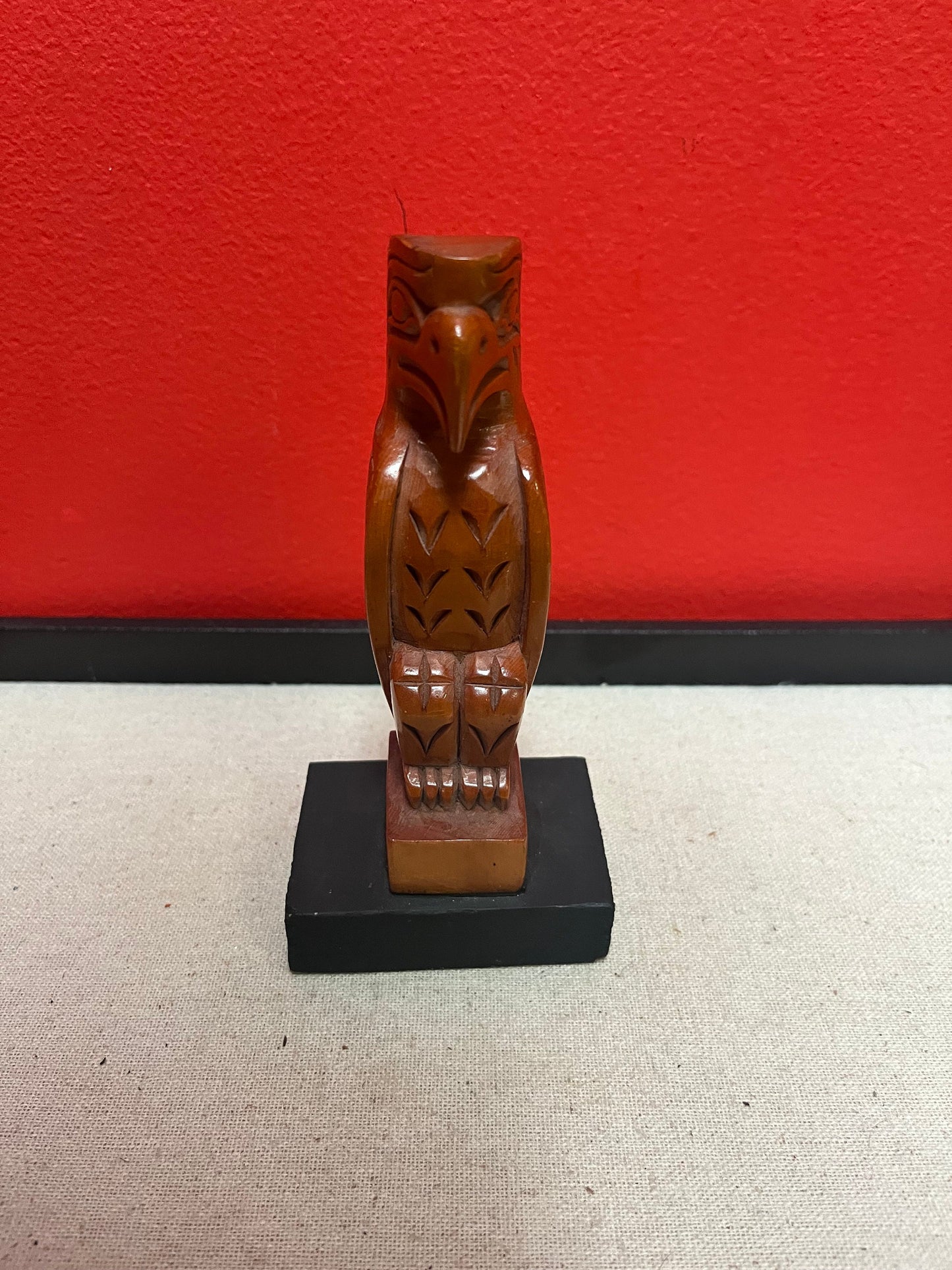 Lovely indigenous first nations  Pacific Northwest Coast totem pole   great detail - 6 inches tall
