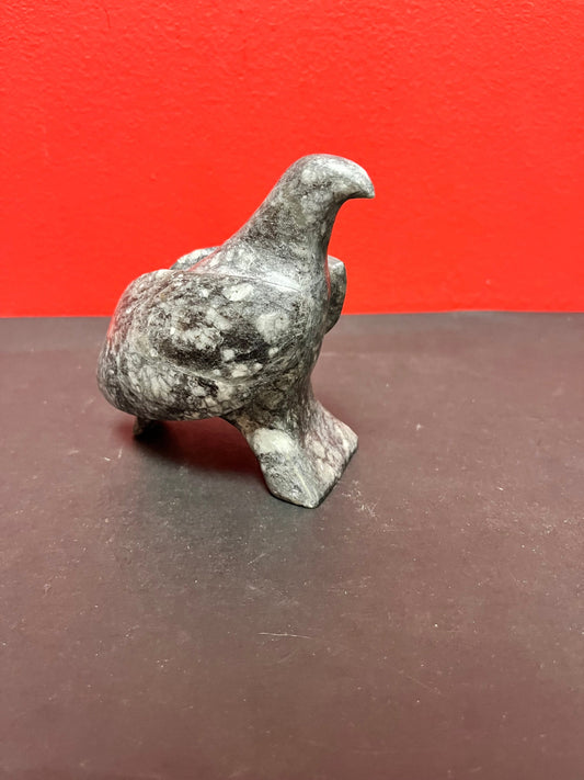 Lovely 5 inch high soapstone bird    indigenous Inuit good condition