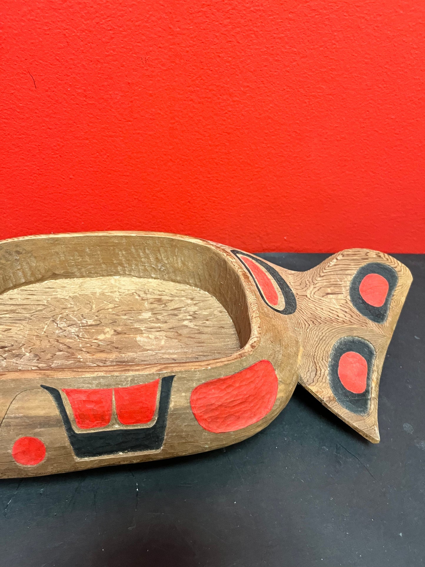 Stunning 16 inch long, signed indigenous, first nations northwest coast halibut feast bowl — great imagery and detail
