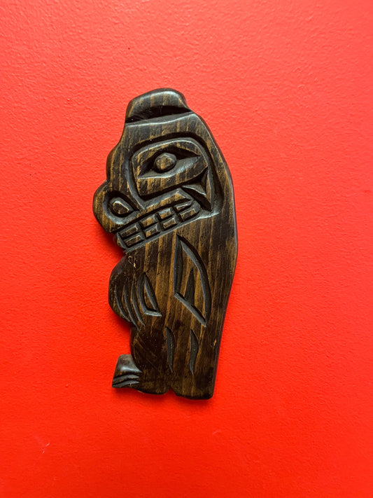 Lovely 9 inch tall indigenous first nation pacific northwest coast bear plaque  signed  great value