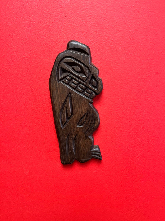 Lovely 9 inch tall indigenous first nation pacific northwest coast bear plaque  signed  great value