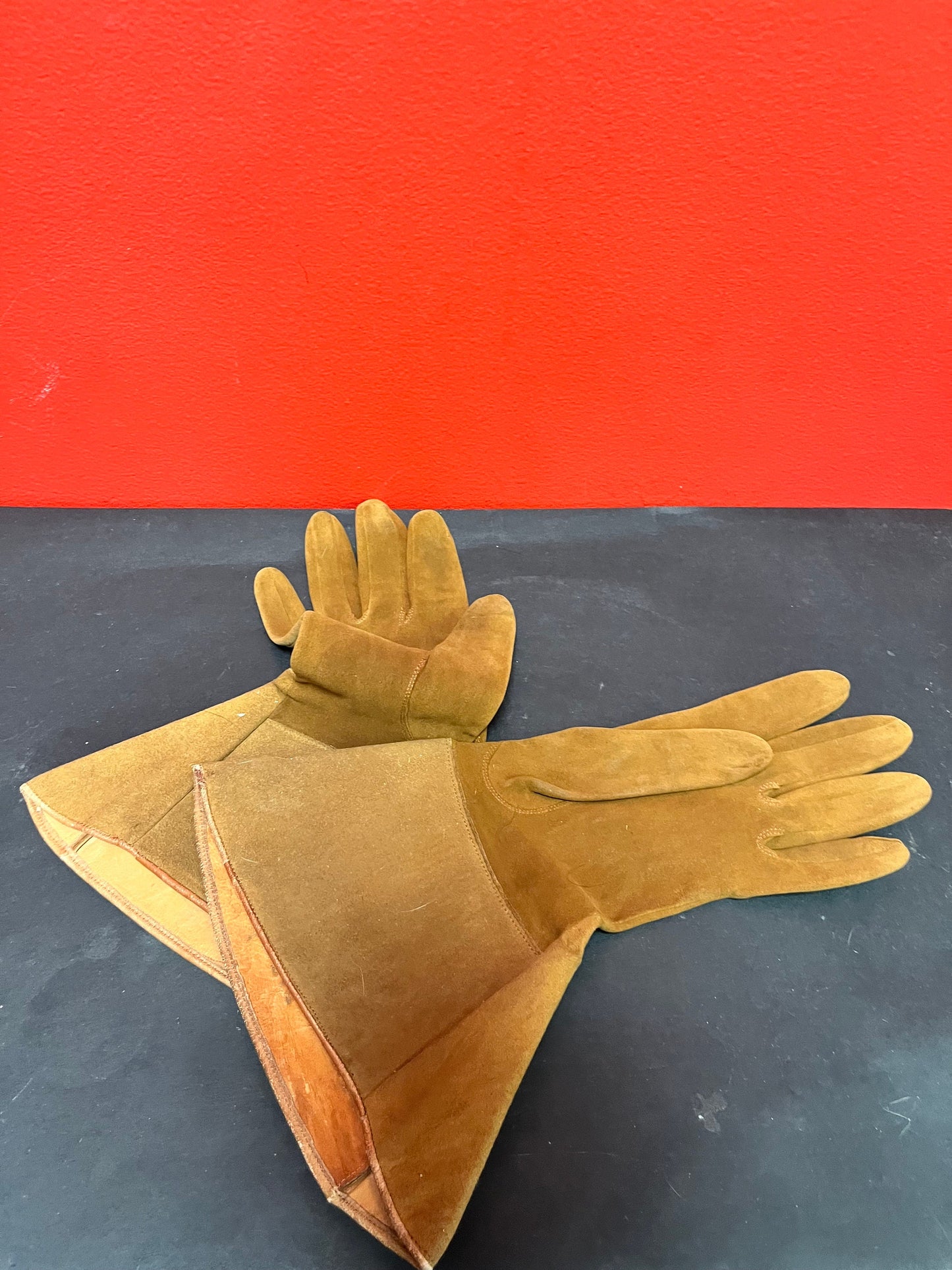 Lovely 12 inch Canadian leather vintage, indigenous gloves