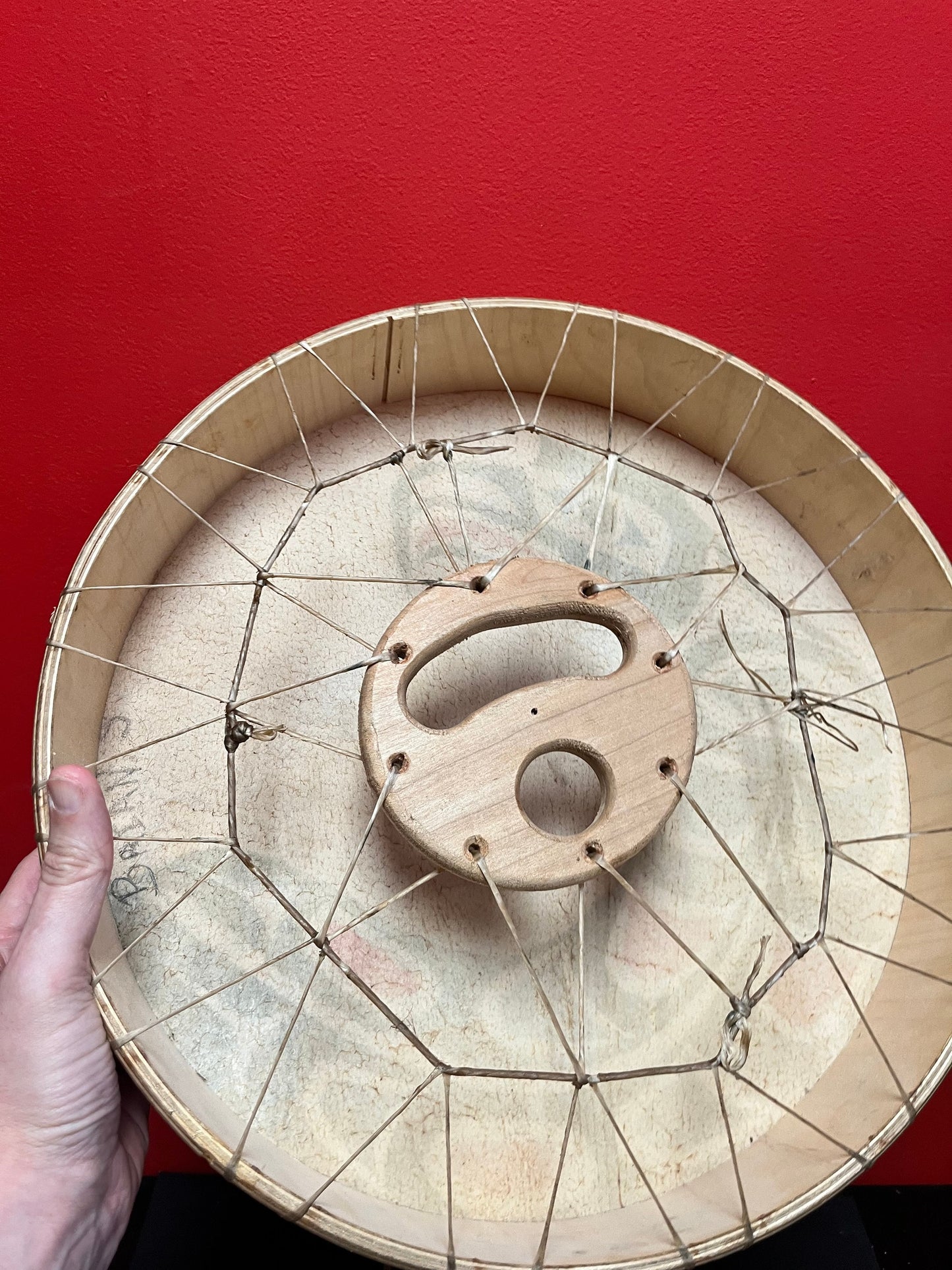 Fabulous indigenous first nations Pacific northwest coast signed 16“ x 3“ thick drum with amazing sound  ceremonial piece