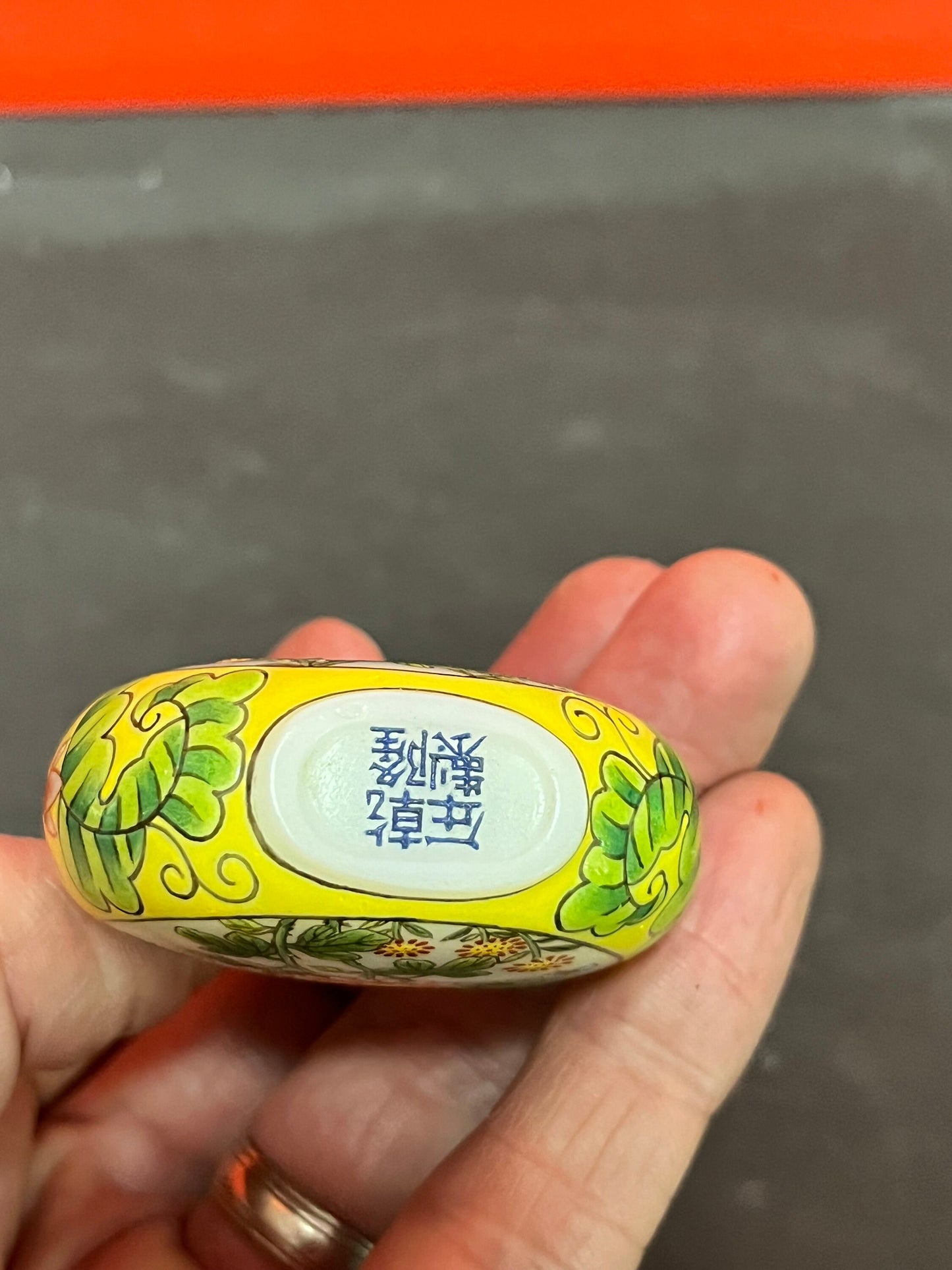 3 inch tall antique signed Chinese enamel and porcelain snuff bottle with decorated lid real beauty wow