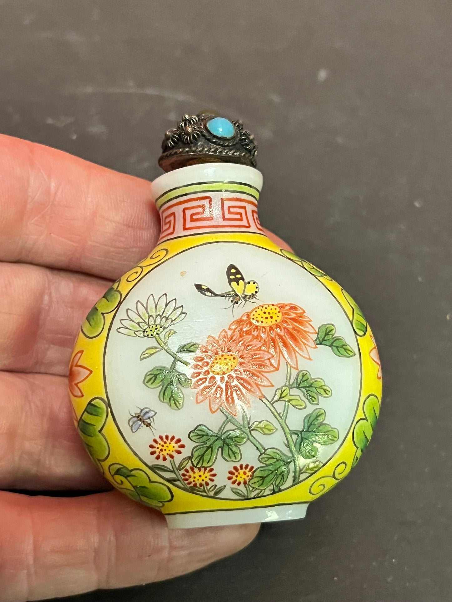 3 inch tall antique signed Chinese enamel and porcelain snuff bottle with decorated lid real beauty wow