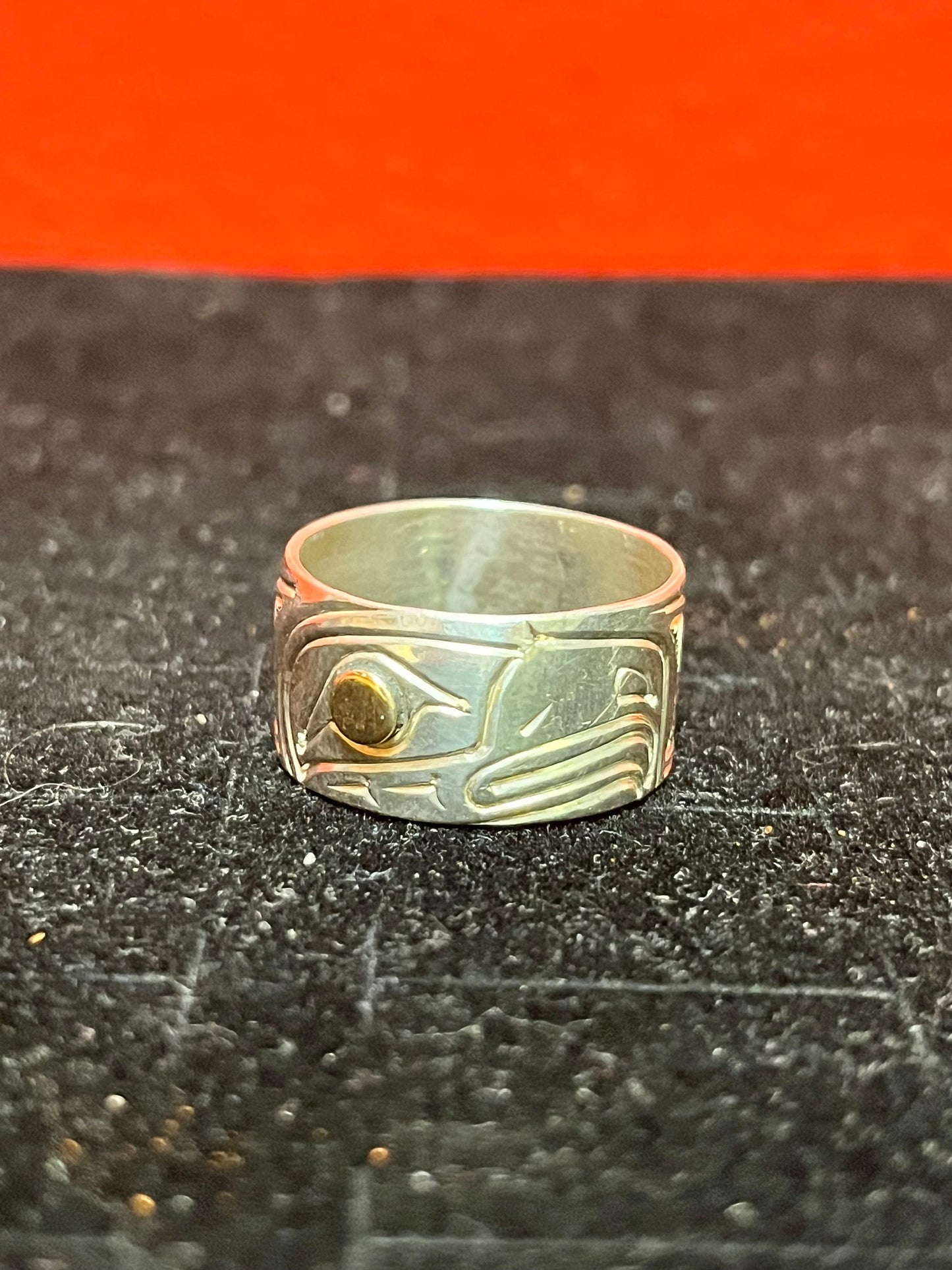 Lovely size 11 indigenous First Nations pacific northwest coast sterling and gold ring wow