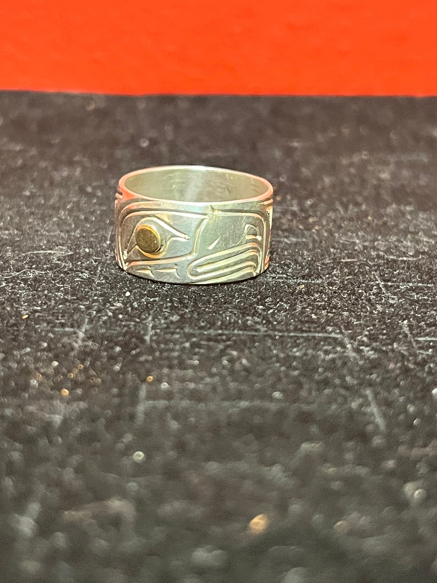 Lovely size 11 indigenous First Nations pacific northwest coast sterling and gold ring wow