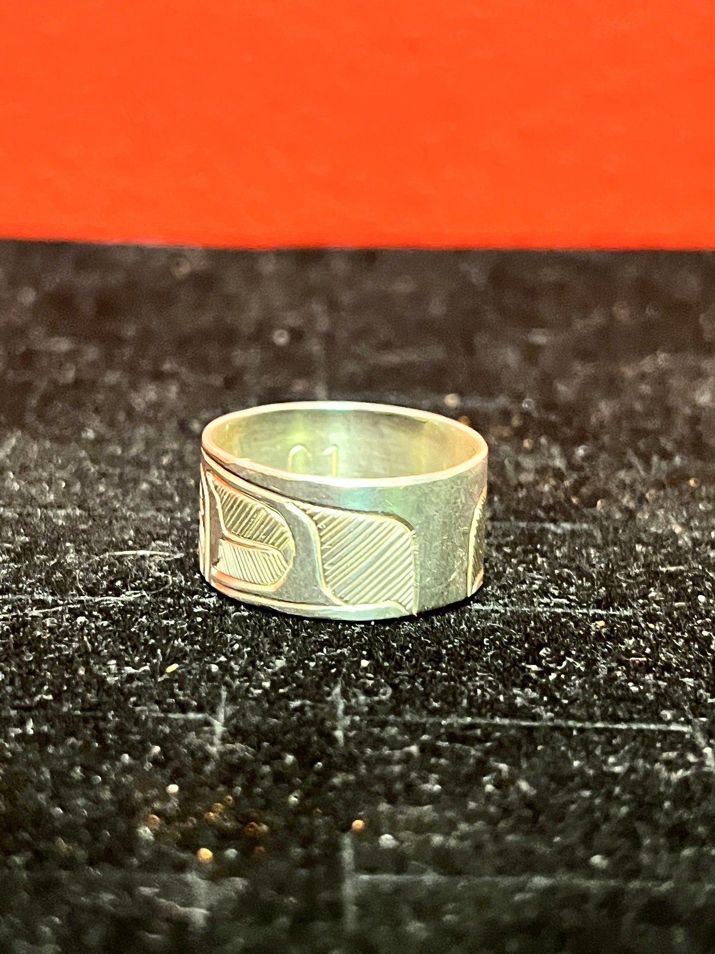 Lovely size 11 indigenous First Nations pacific northwest coast sterling and gold ring wow