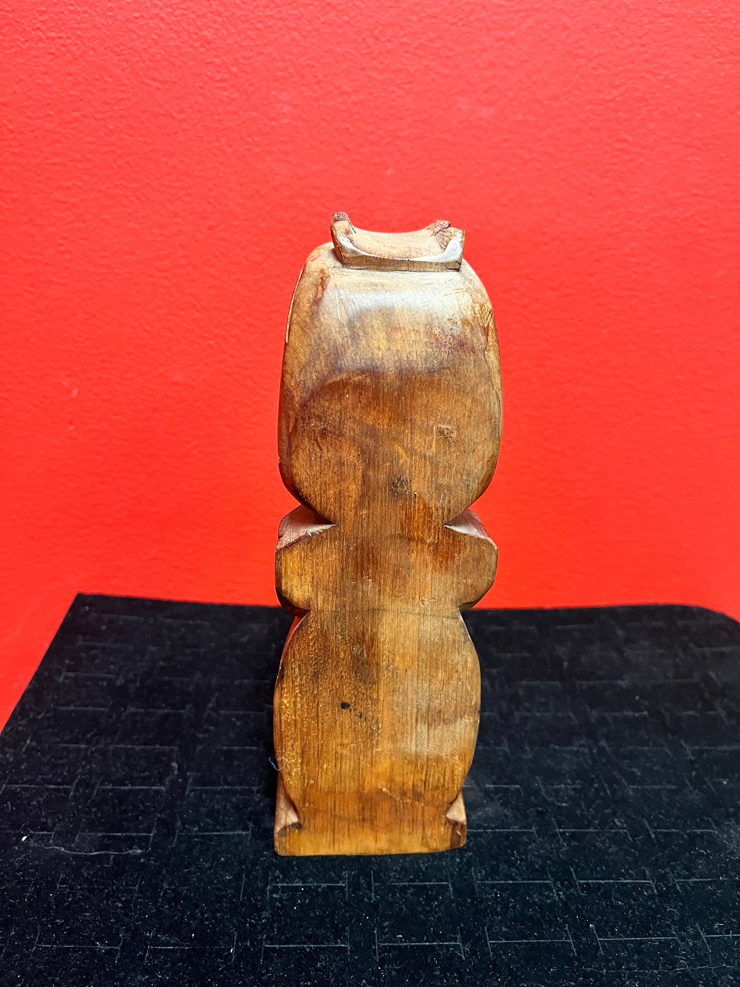 Fabulous 8 inch tall well detailed unsigned indigenous first nations northwest coast  cedar bear statue