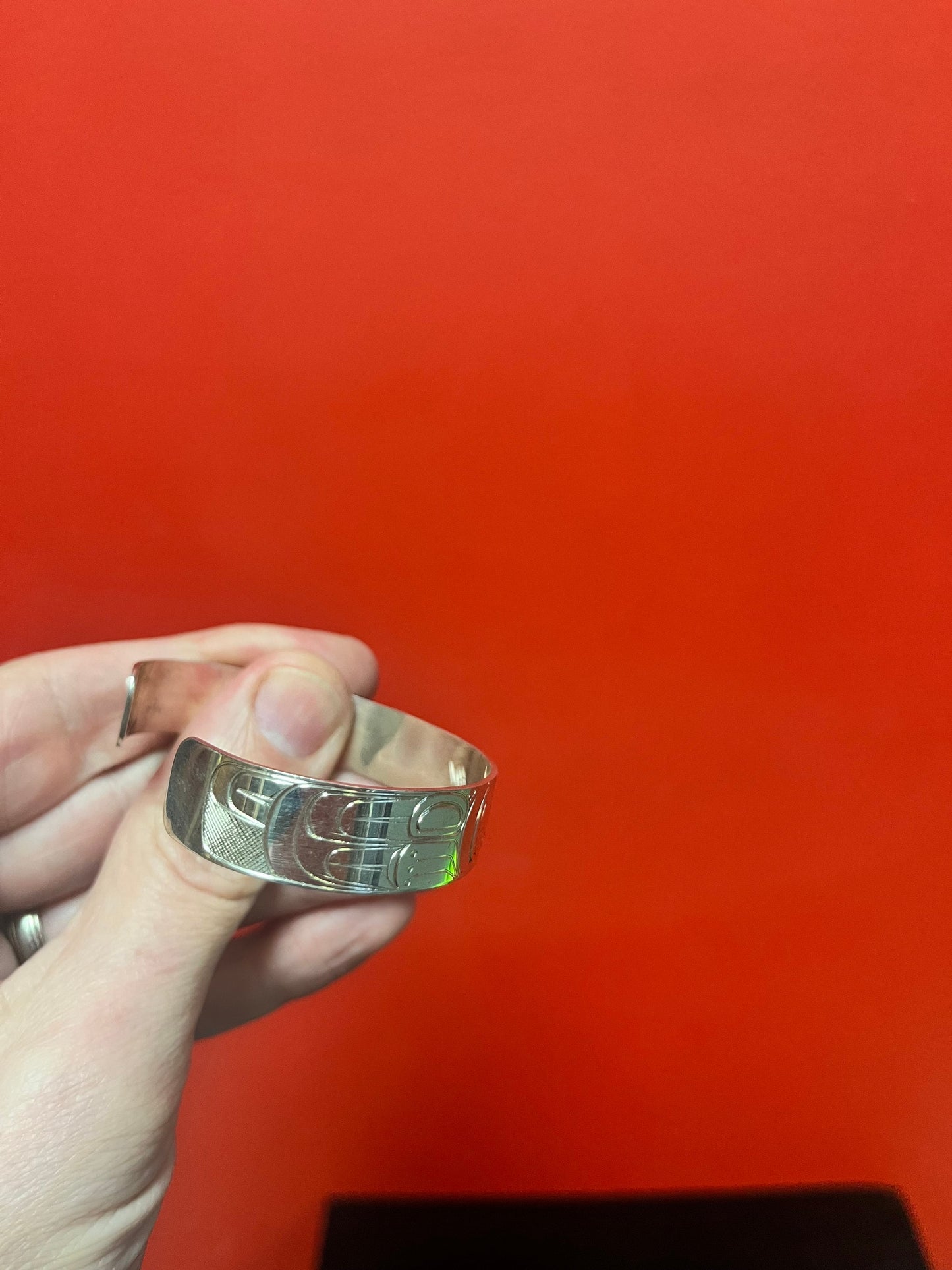 Stunning 2 1/2 inch wide indigenous first nations northwest coast Sterling Tony Hunt thunderbird bracelet amazing detail