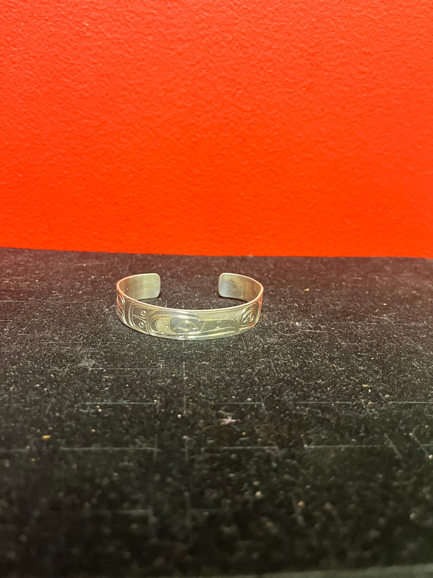 Stunning 2 1/2 inch wide indigenous first nations northwest coast Sterling Tony Hunt thunderbird bracelet amazing detail