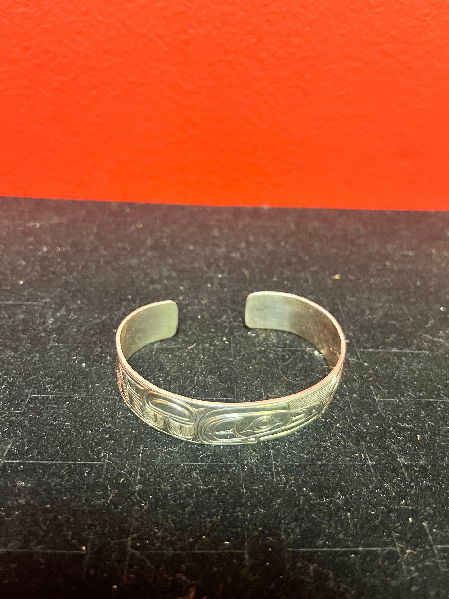 Stunning 2 1/2 inch wide indigenous first nations northwest coast Sterling Tony Hunt thunderbird bracelet amazing detail