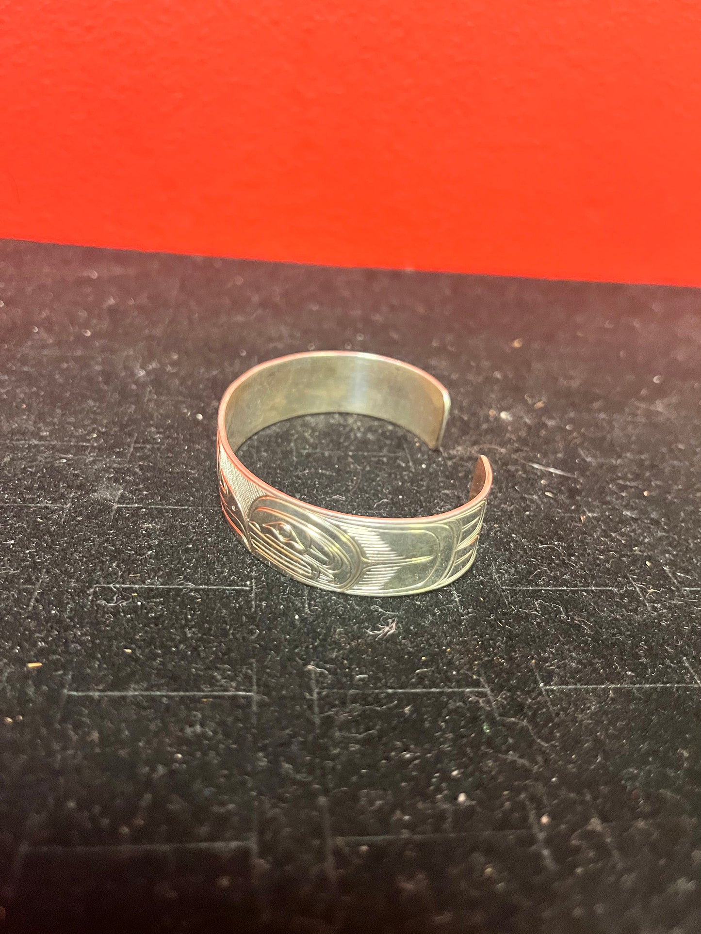 Stunning 2 1/2 inch wide indigenous first nations northwest coast Sterling Tony Hunt thunderbird bracelet amazing detail