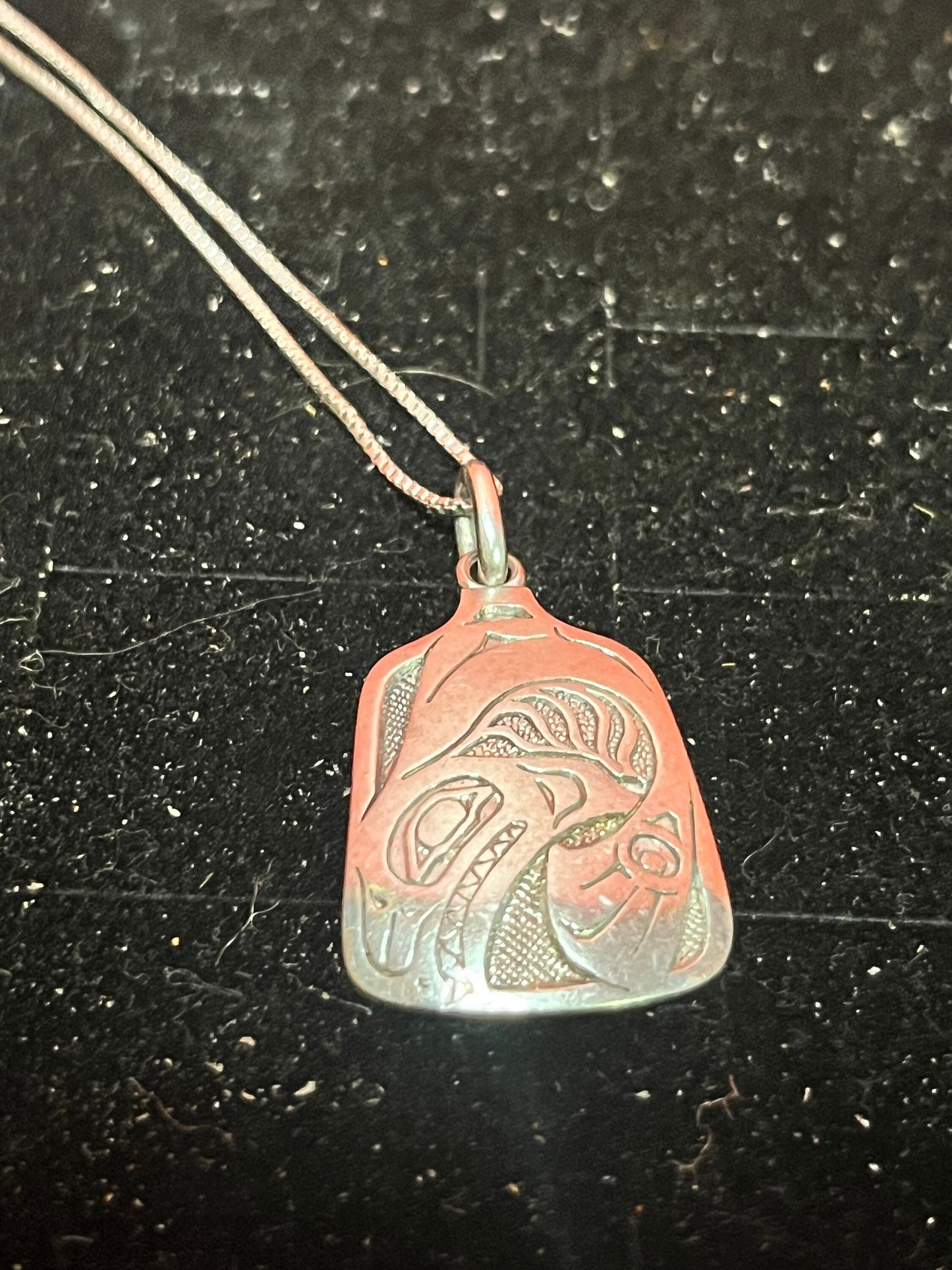 Stunning 1 inch long signed indigenous first nations north west coast Sterling silver salmon pendant with free chain