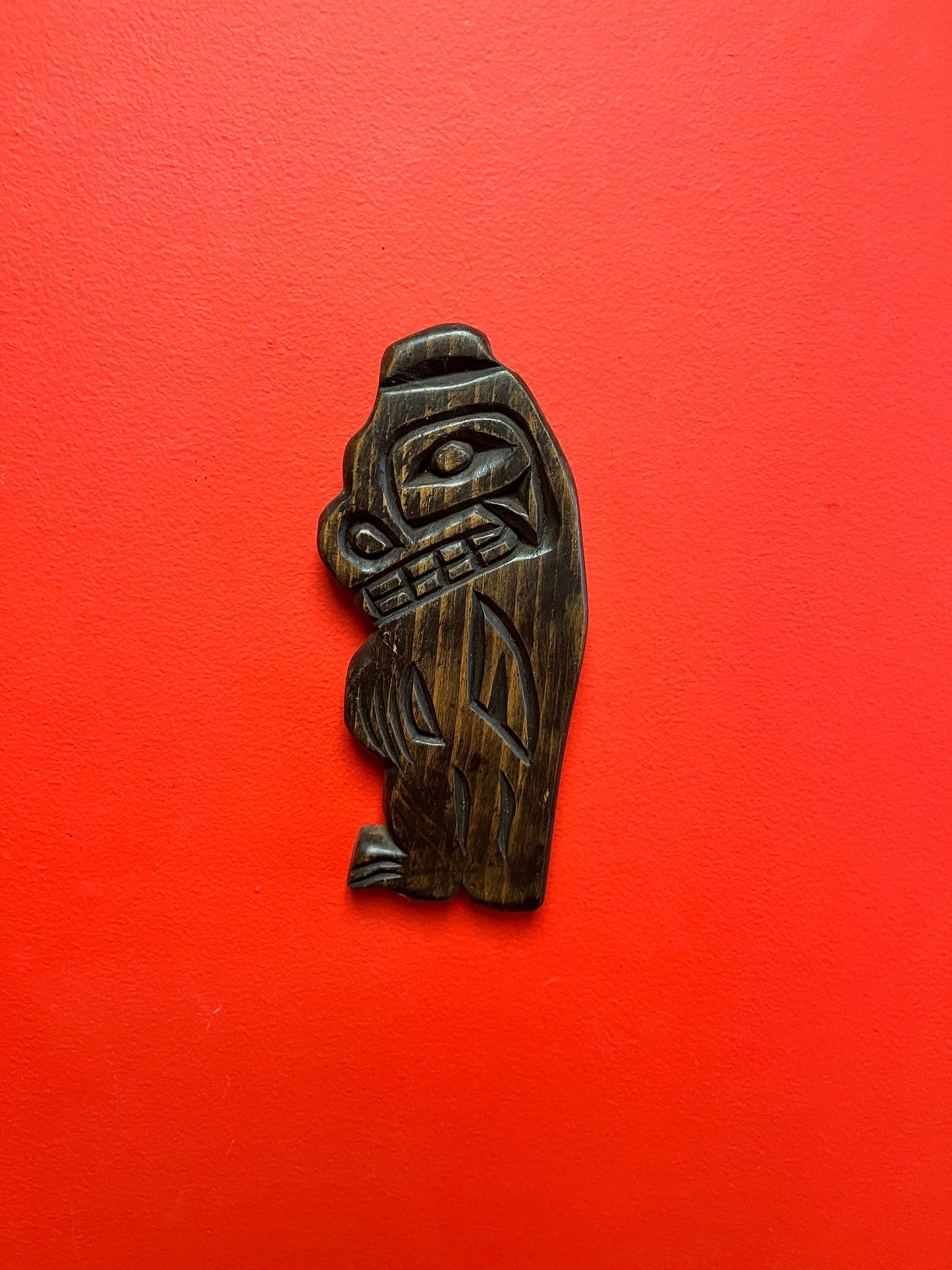 Lovely 9 inch tall indigenous first nation pacific northwest coast bear plaque  signed  great value