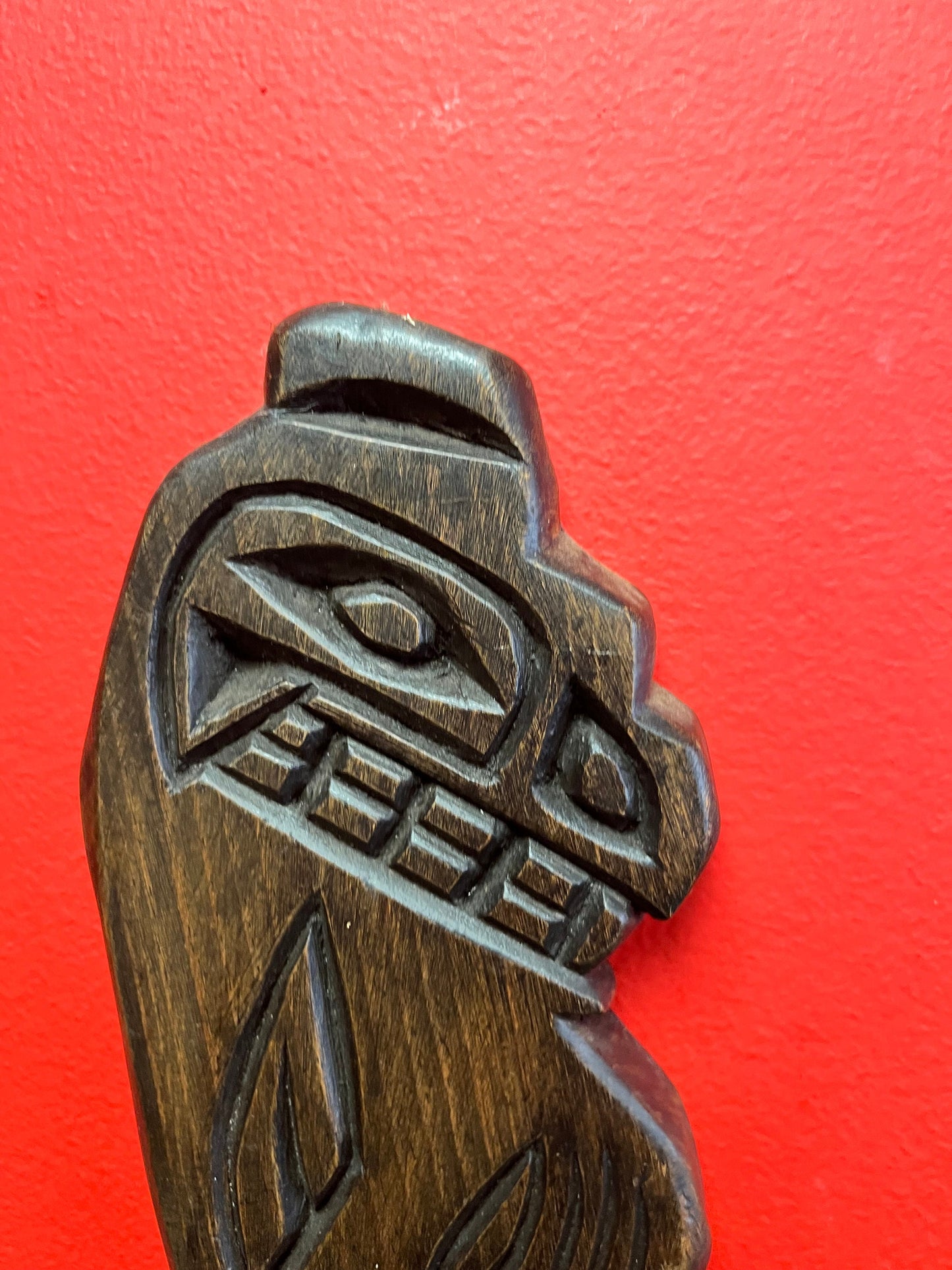 Lovely 9 inch tall indigenous first nation pacific northwest coast bear plaque  signed  great value